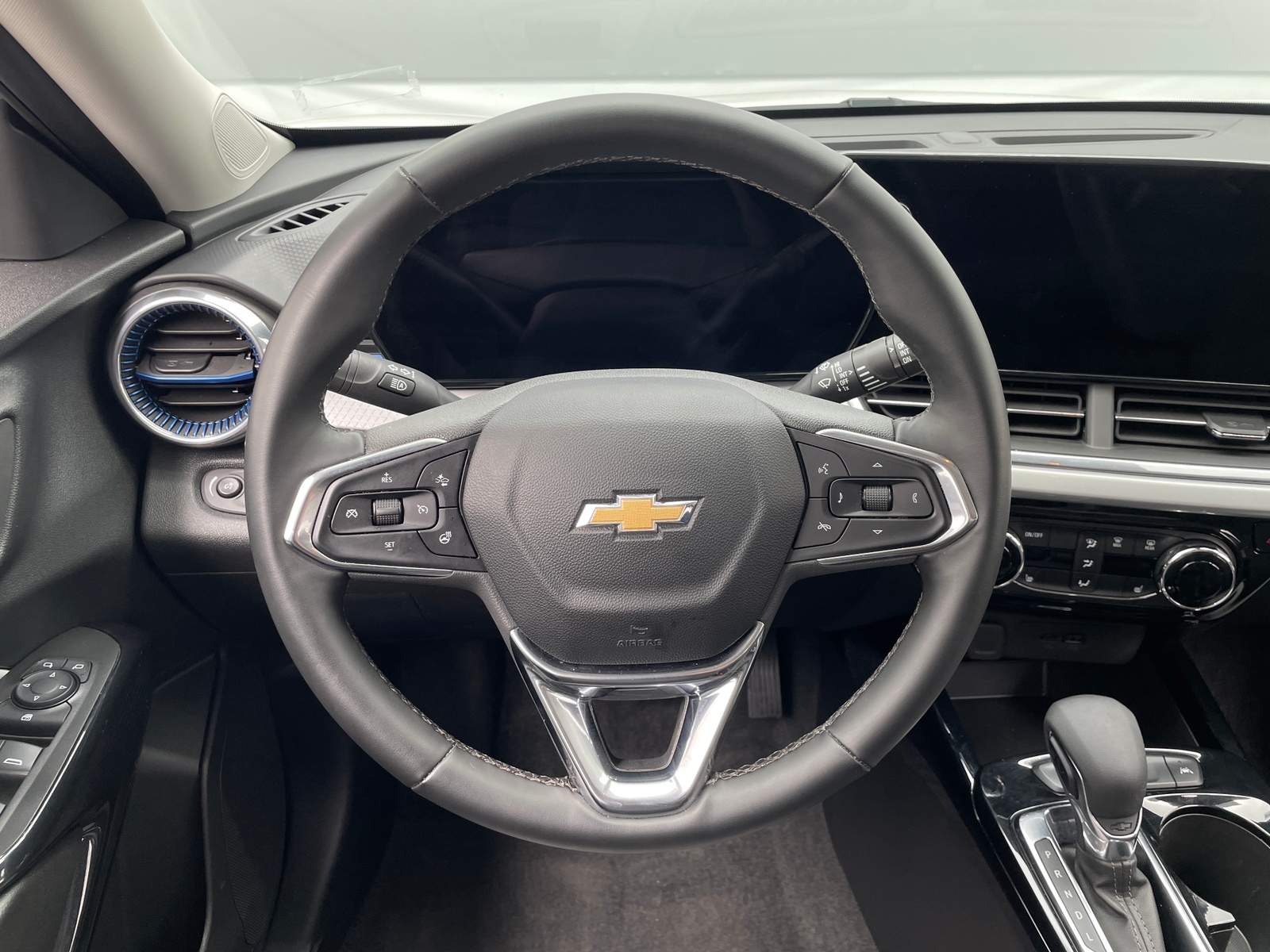 Thumbnail: 2025 Chevrolet Trax - 5