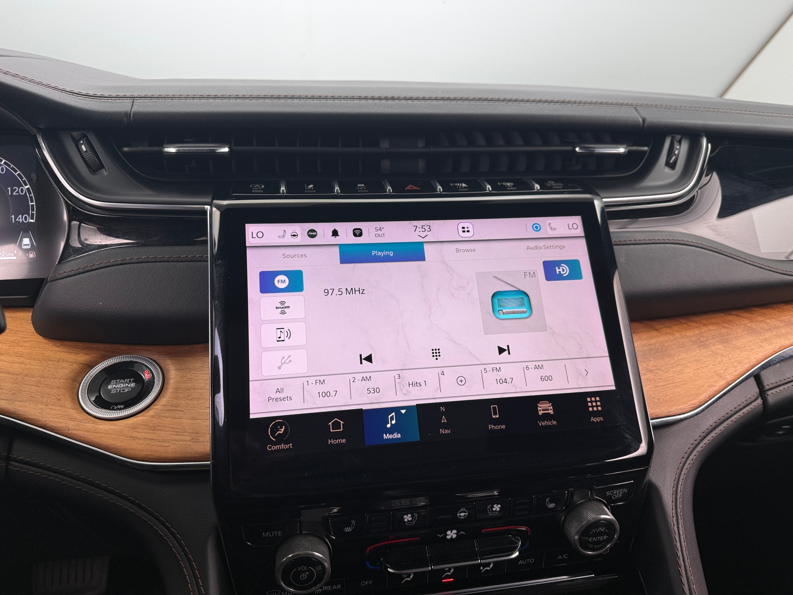 Thumbnail: 2024 Jeep Grand Cherokee - 3