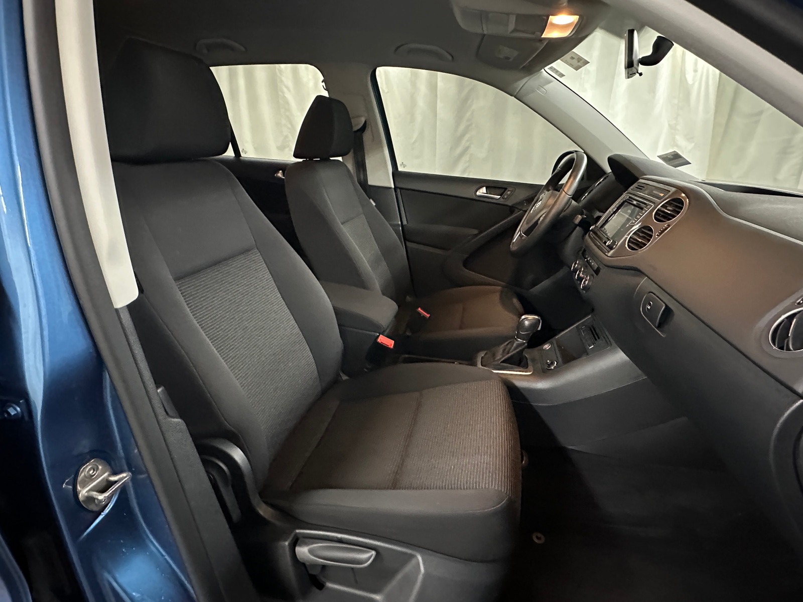 Thumbnail: 2018 Volkswagen Tiguan - 2