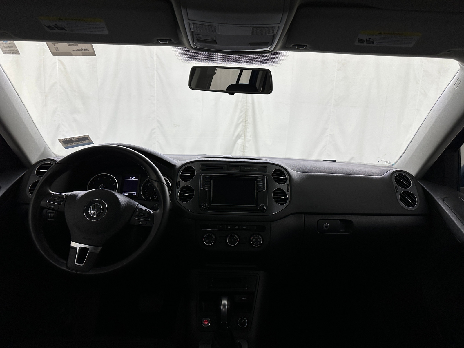 Thumbnail: 2018 Volkswagen Tiguan - 3