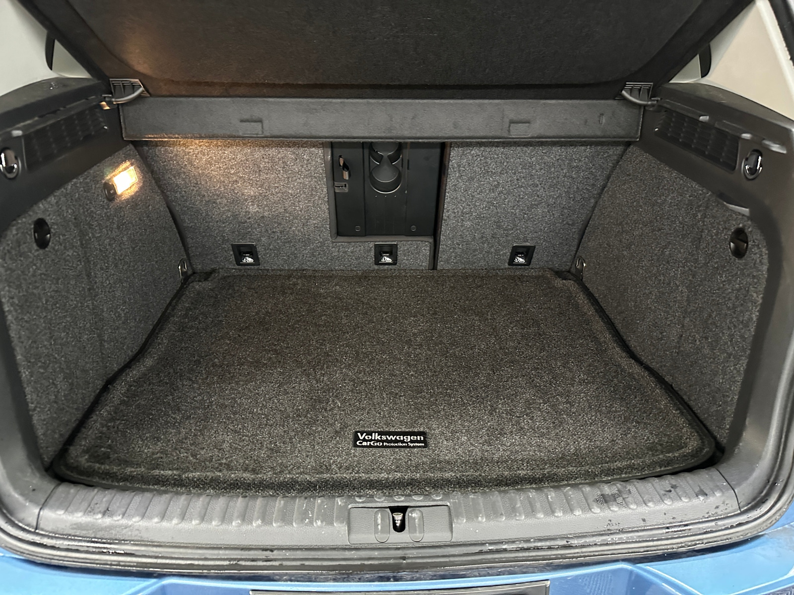 Thumbnail: 2018 Volkswagen Tiguan - 7