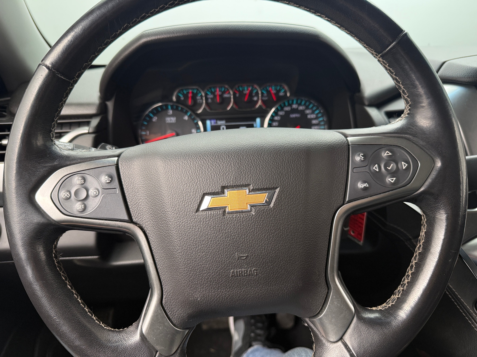 Thumbnail: 2019 Chevrolet Tahoe - 4