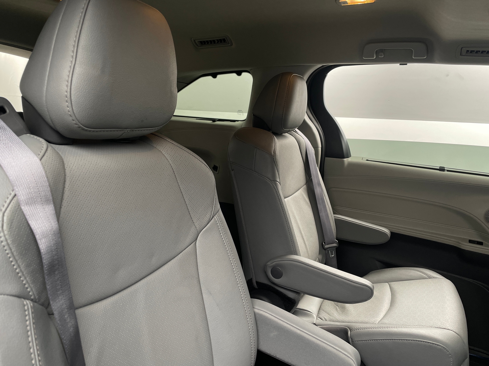 Thumbnail: 2024 Toyota Sienna - 5