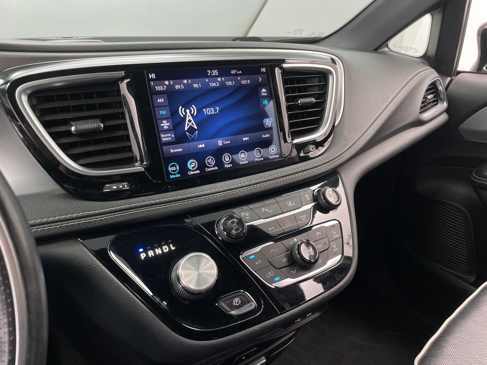 Thumbnail: 2020 Chrysler Pacifica - 3