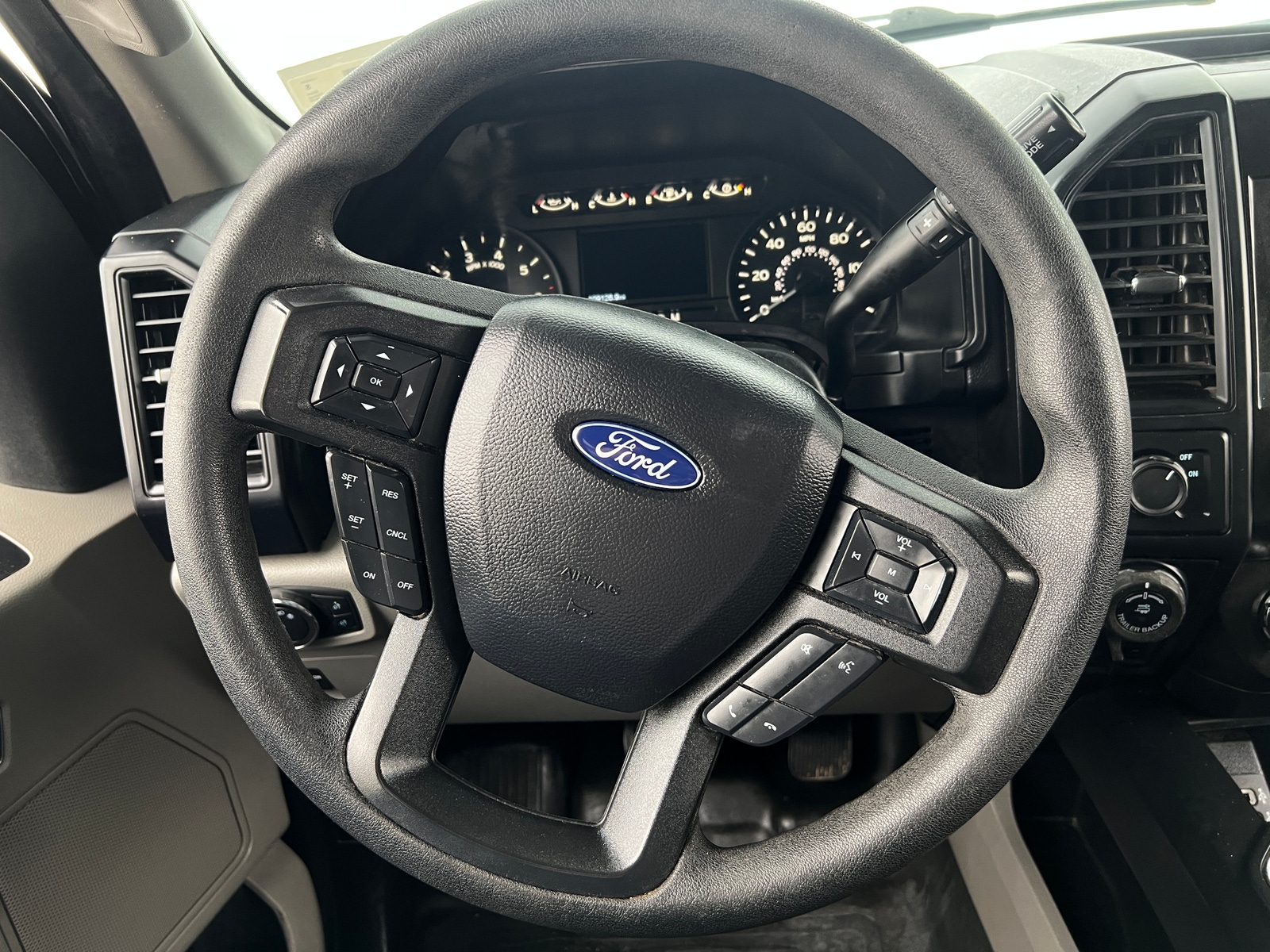 Thumbnail: 2019 Ford Econoline - 5