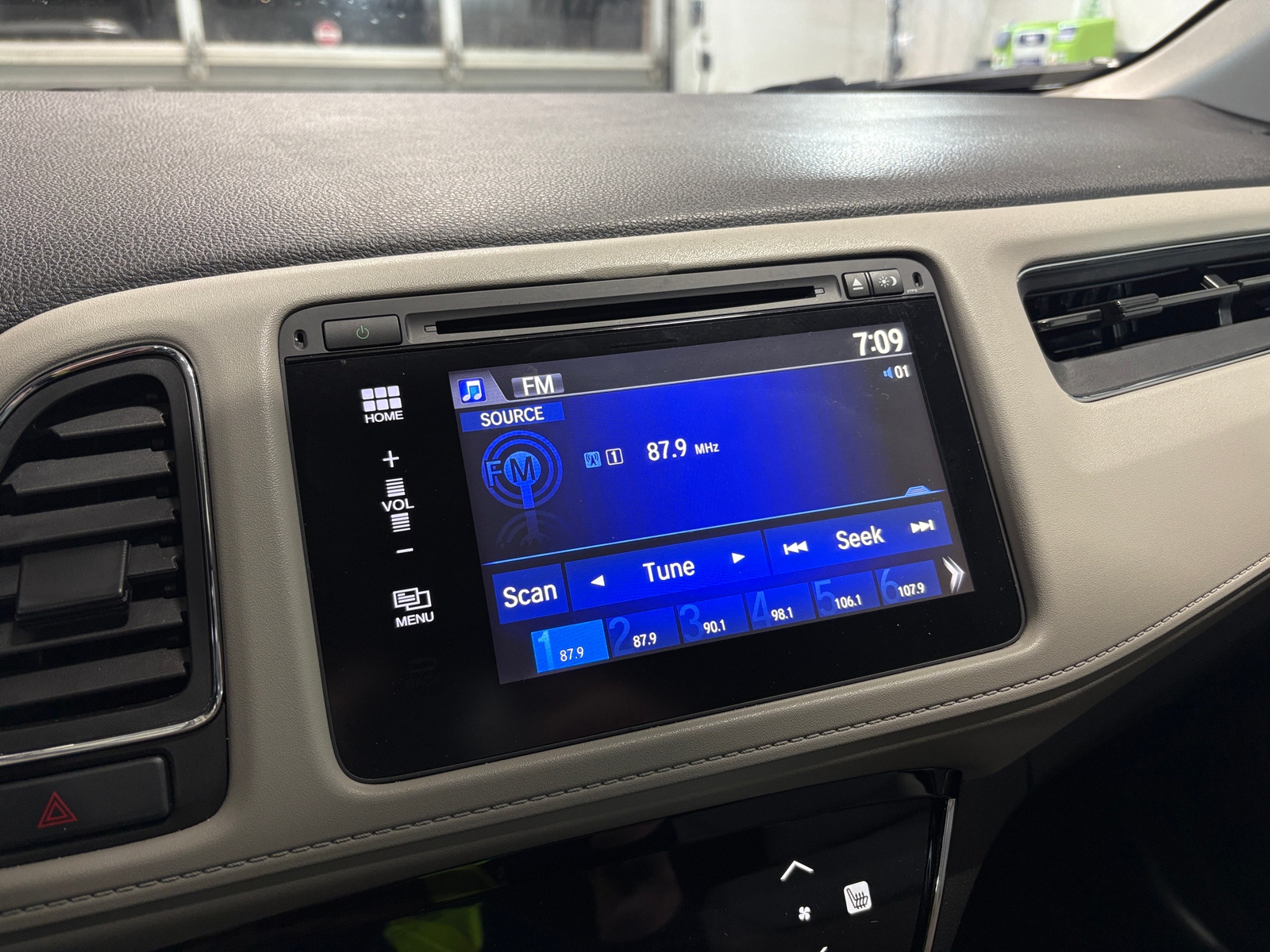 Thumbnail: 2018 Honda HR-V - 4