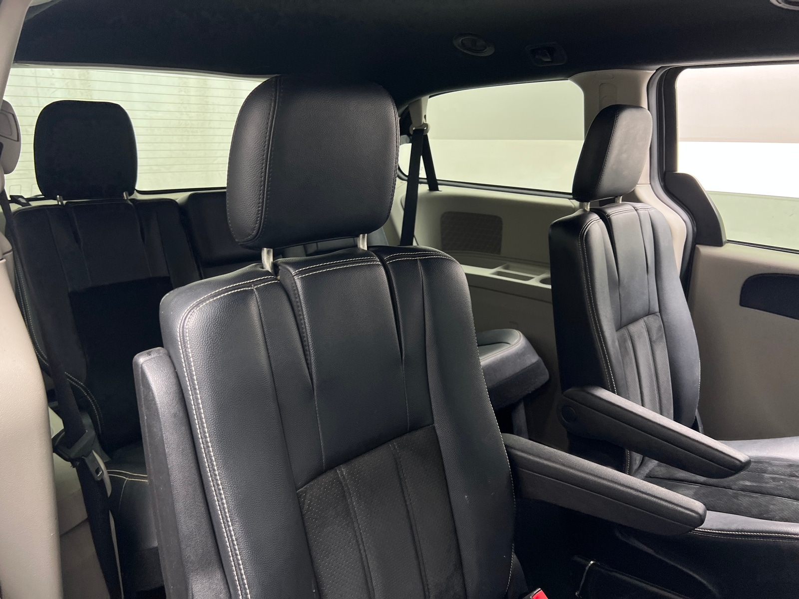 Thumbnail: 2017 Dodge Grand Caravan - 5