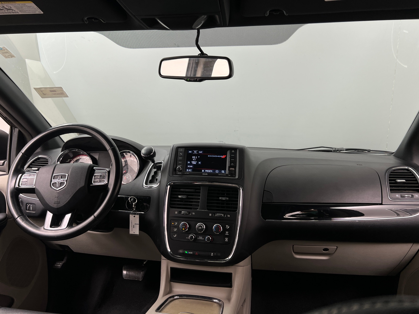 Thumbnail: 2017 Dodge Grand Caravan - 2