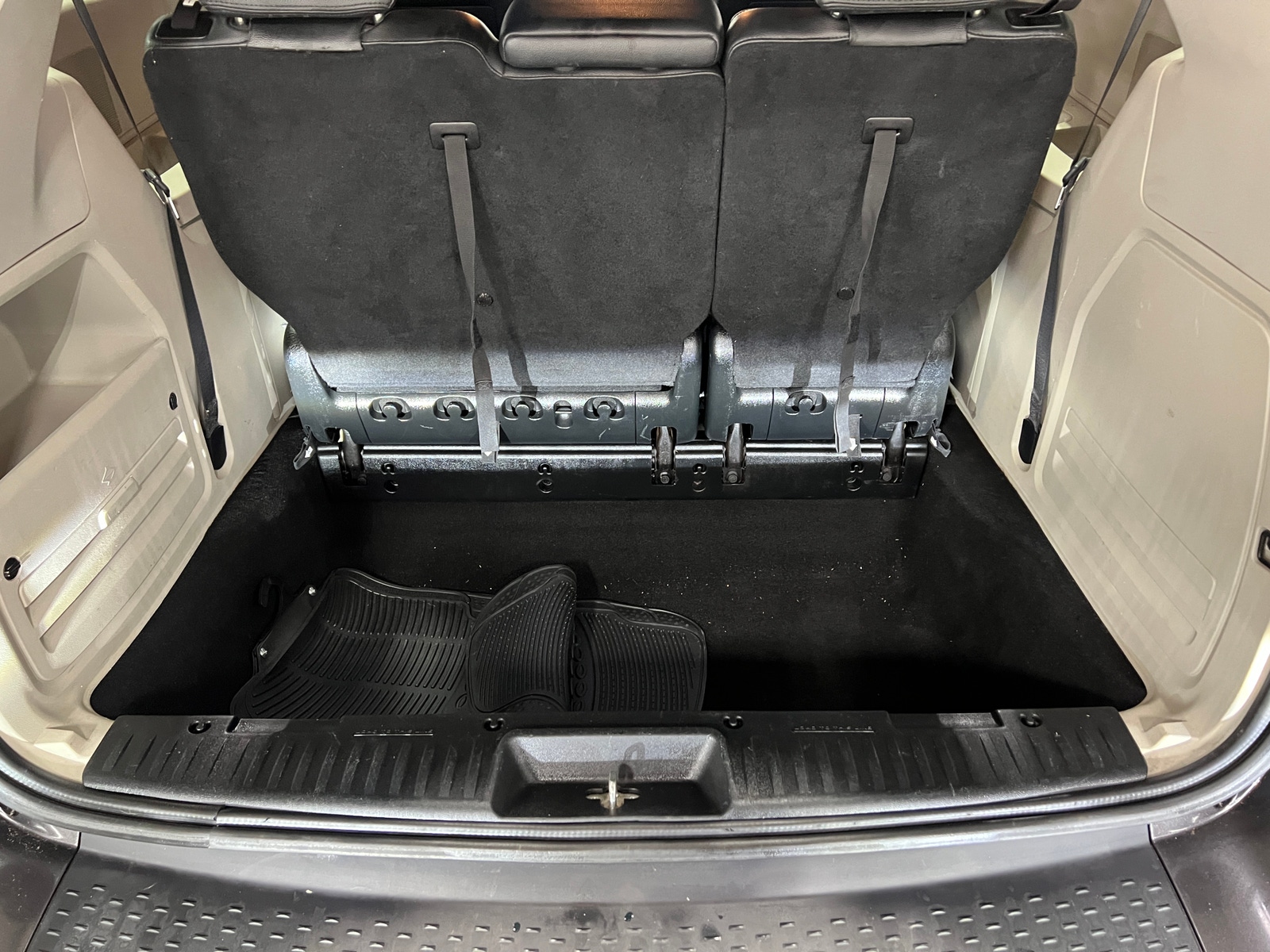 Thumbnail: 2017 Dodge Grand Caravan - 6