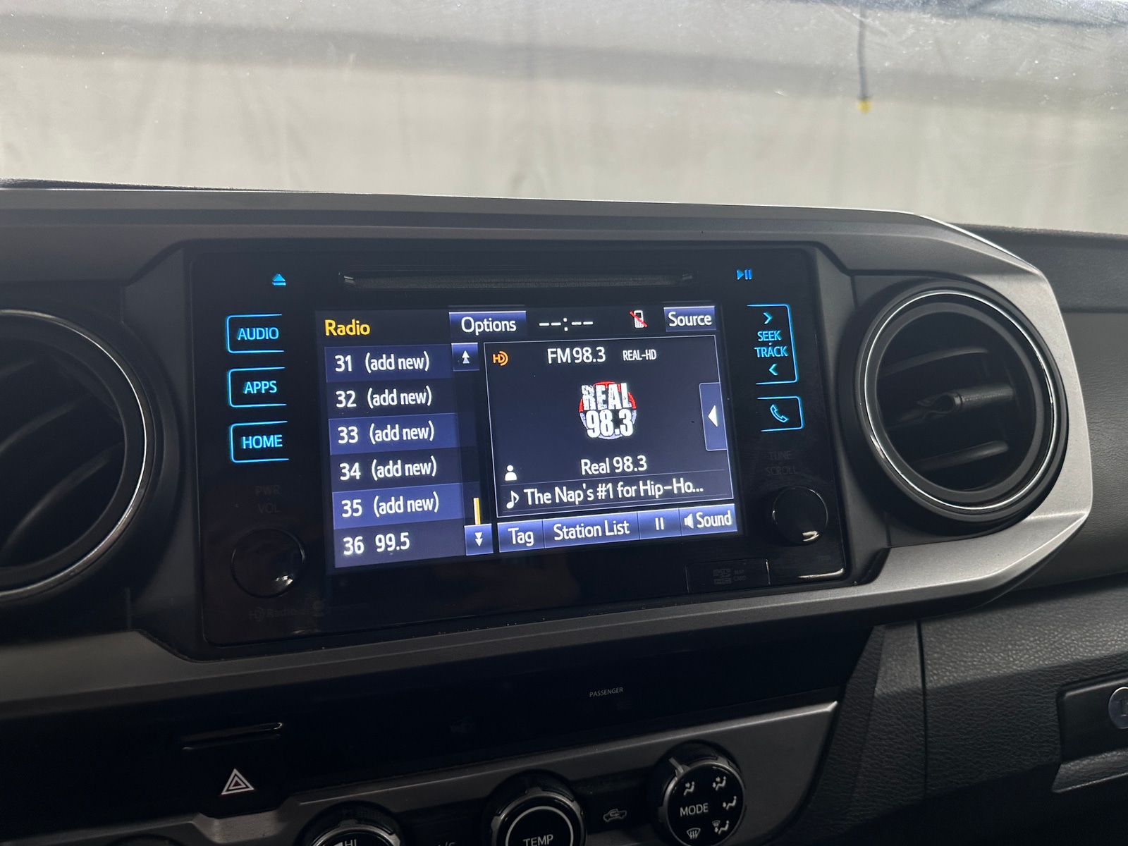 Thumbnail: 2016 Toyota Tacoma - 4