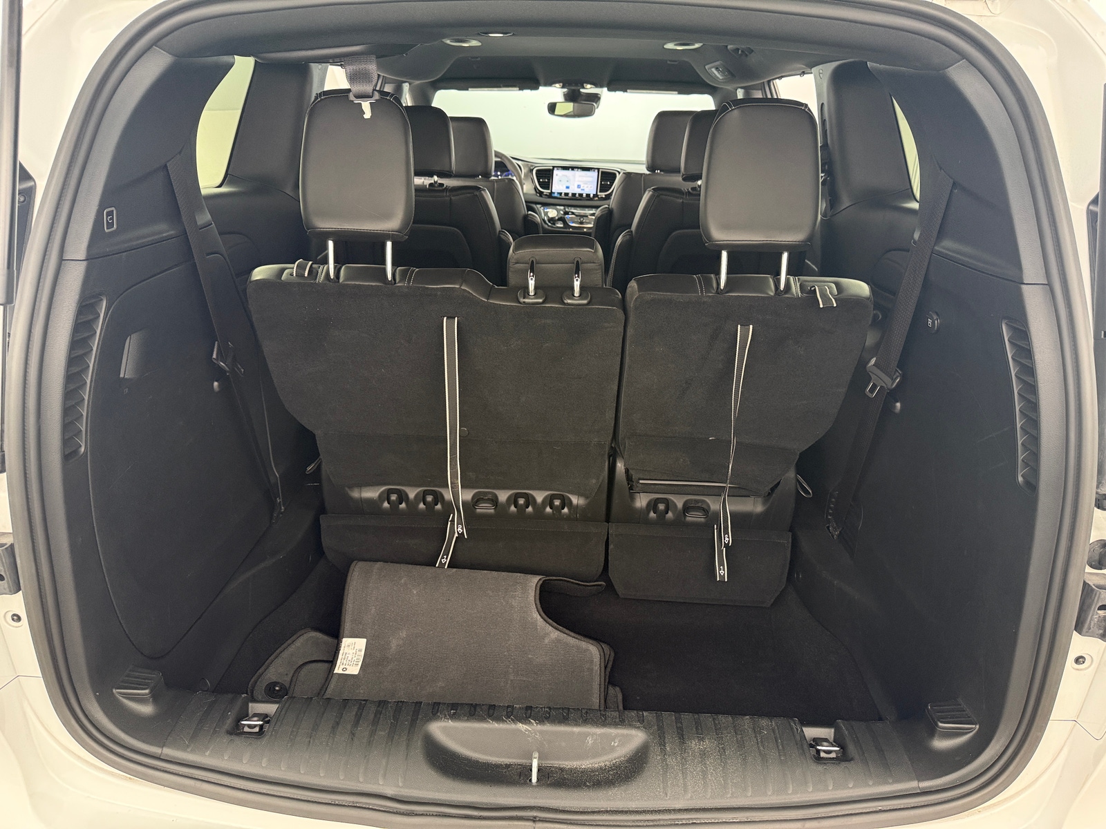 Thumbnail: 2025 Chrysler Pacifica - 6