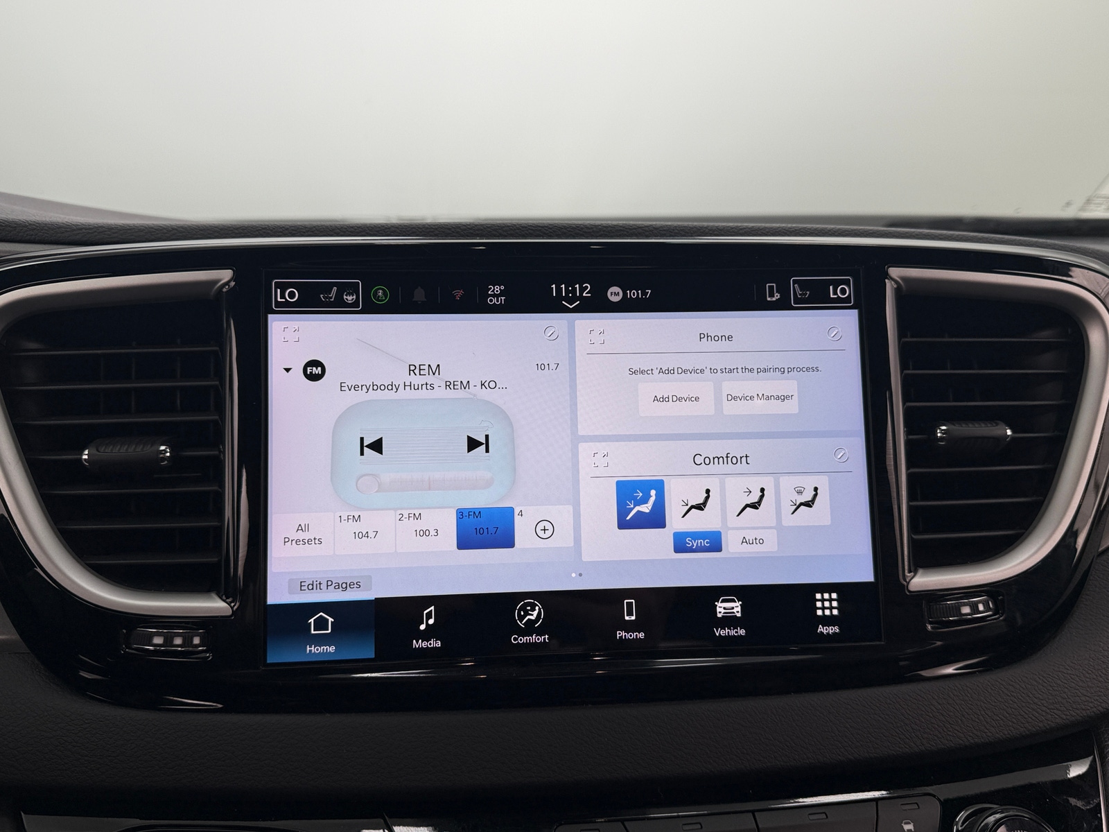 Thumbnail: 2025 Chrysler Pacifica - 3