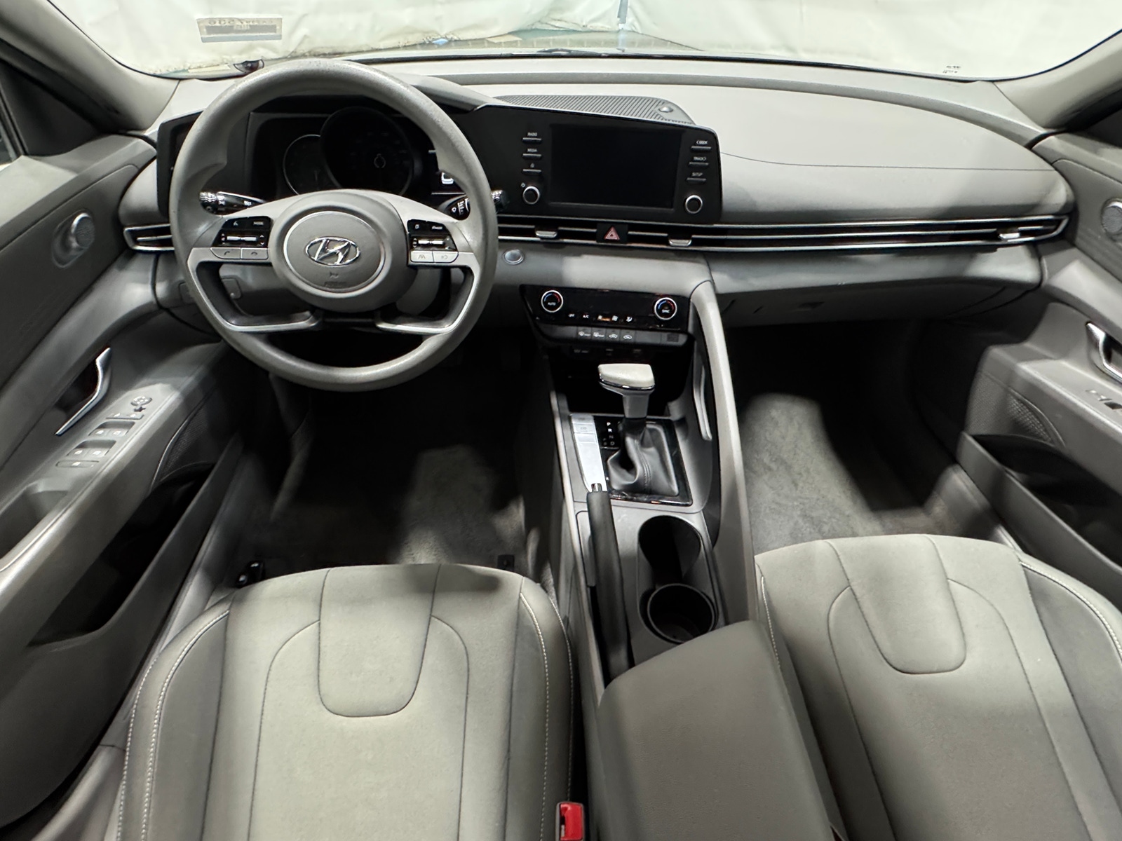 Thumbnail: 2023 Hyundai Elantra - 3