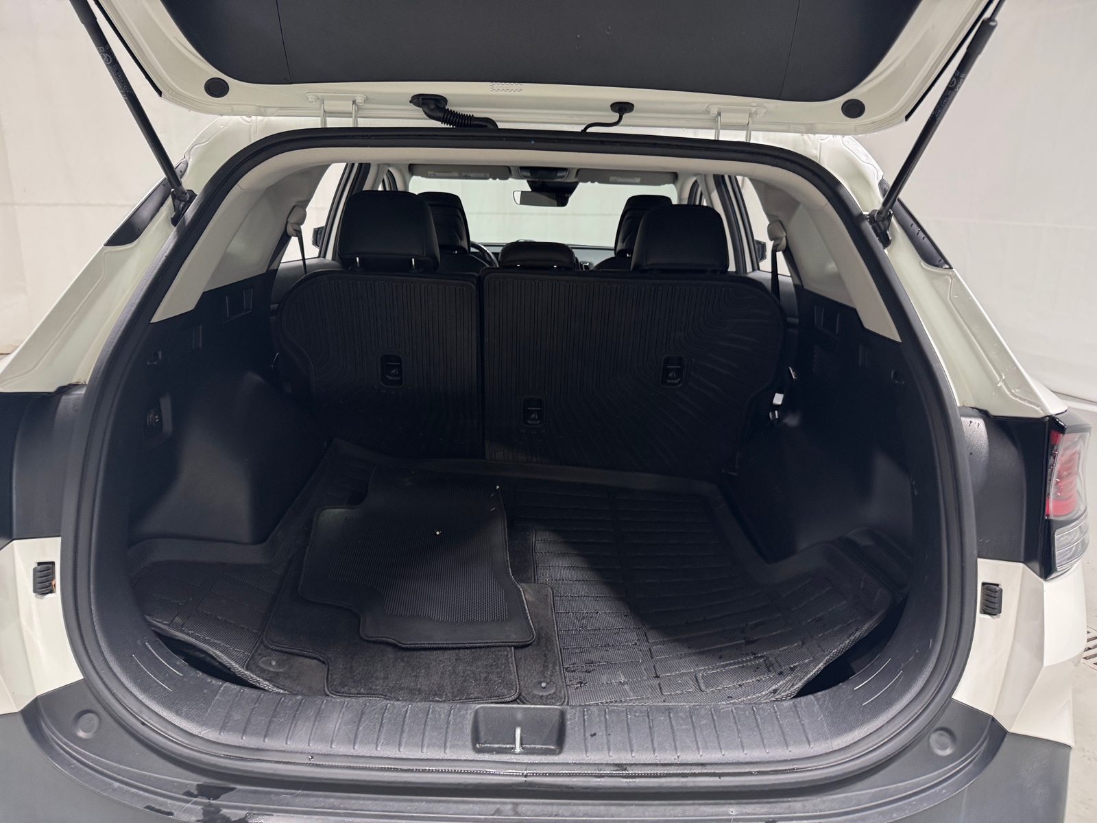 Thumbnail: 2023 Kia Sportage - 6