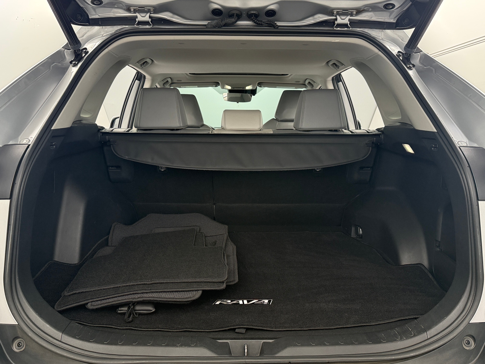 Thumbnail: 2023 Toyota RAV4 - 6