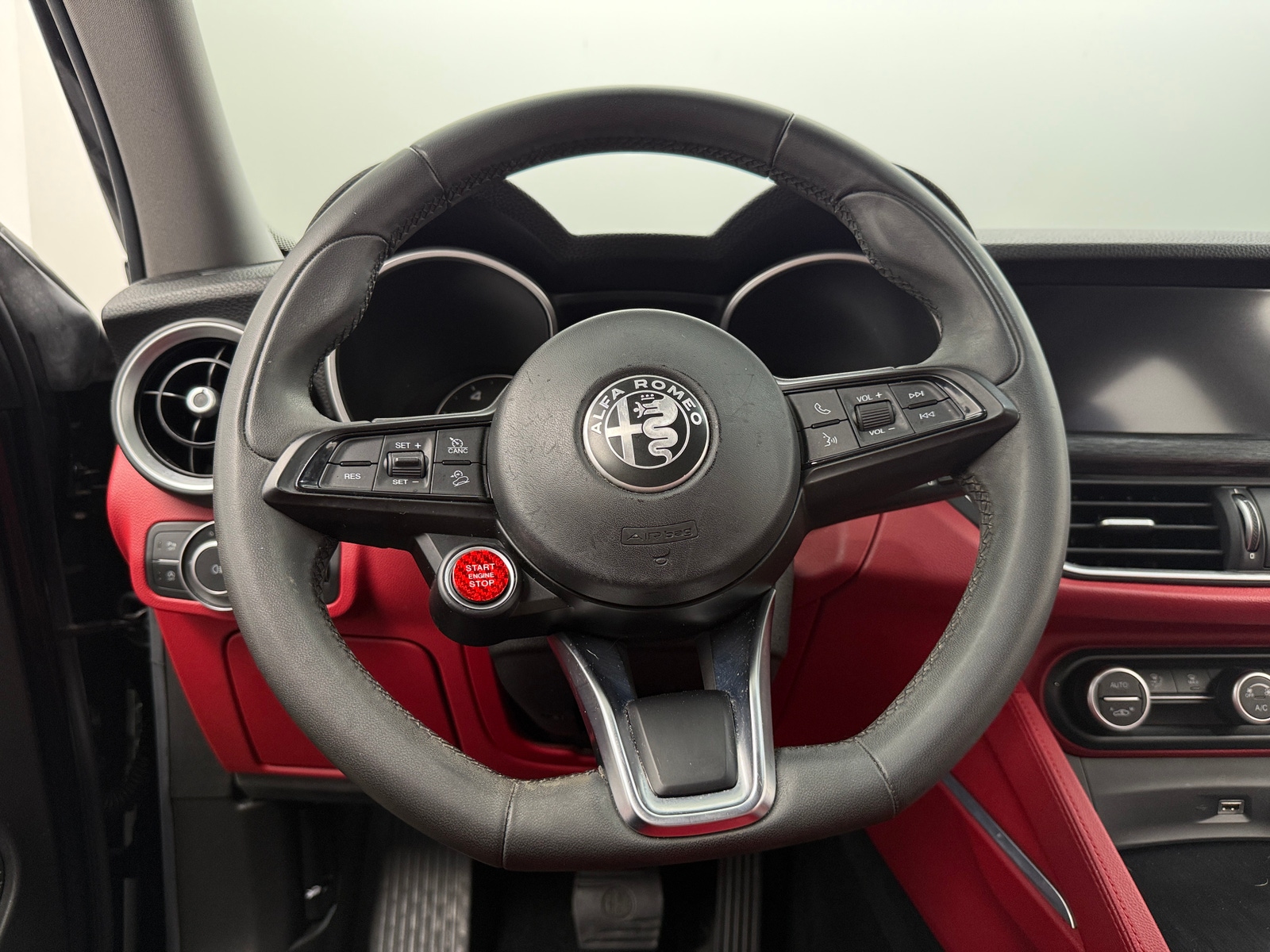 Thumbnail: 2020 Alfa Romeo Stelvio - 4