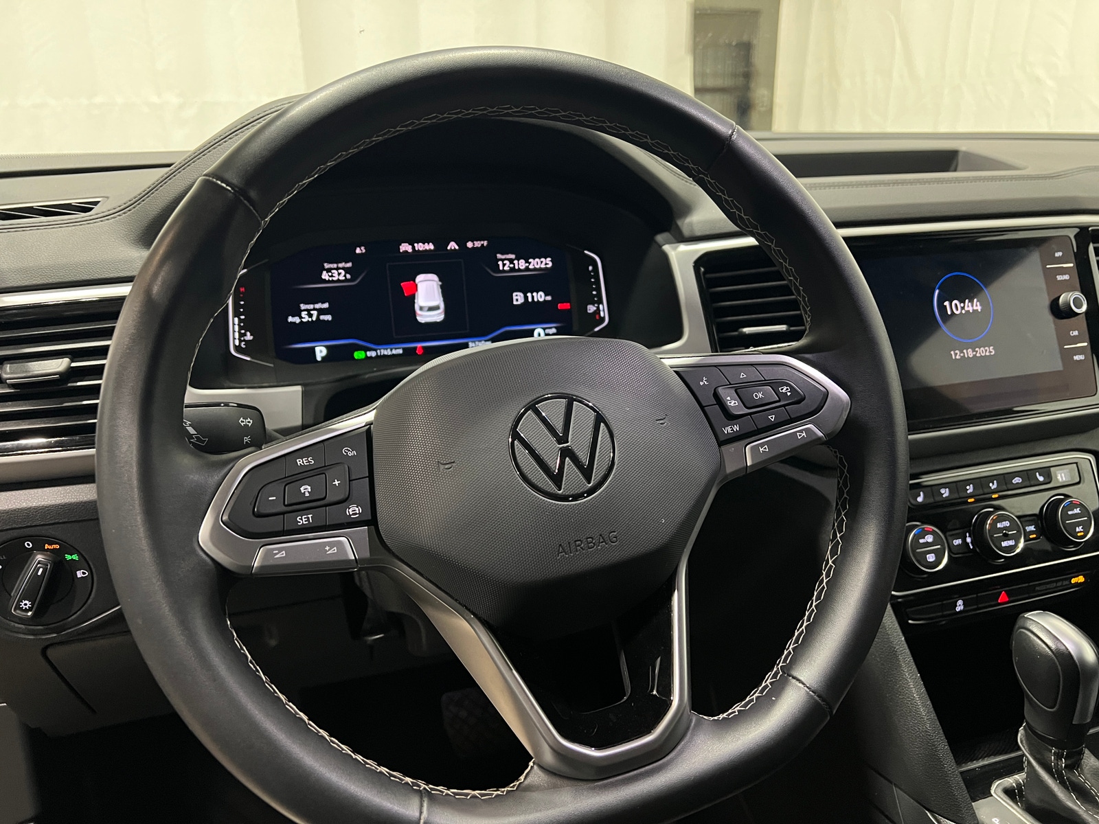 Thumbnail: 2022 Volkswagen Atlas - 4