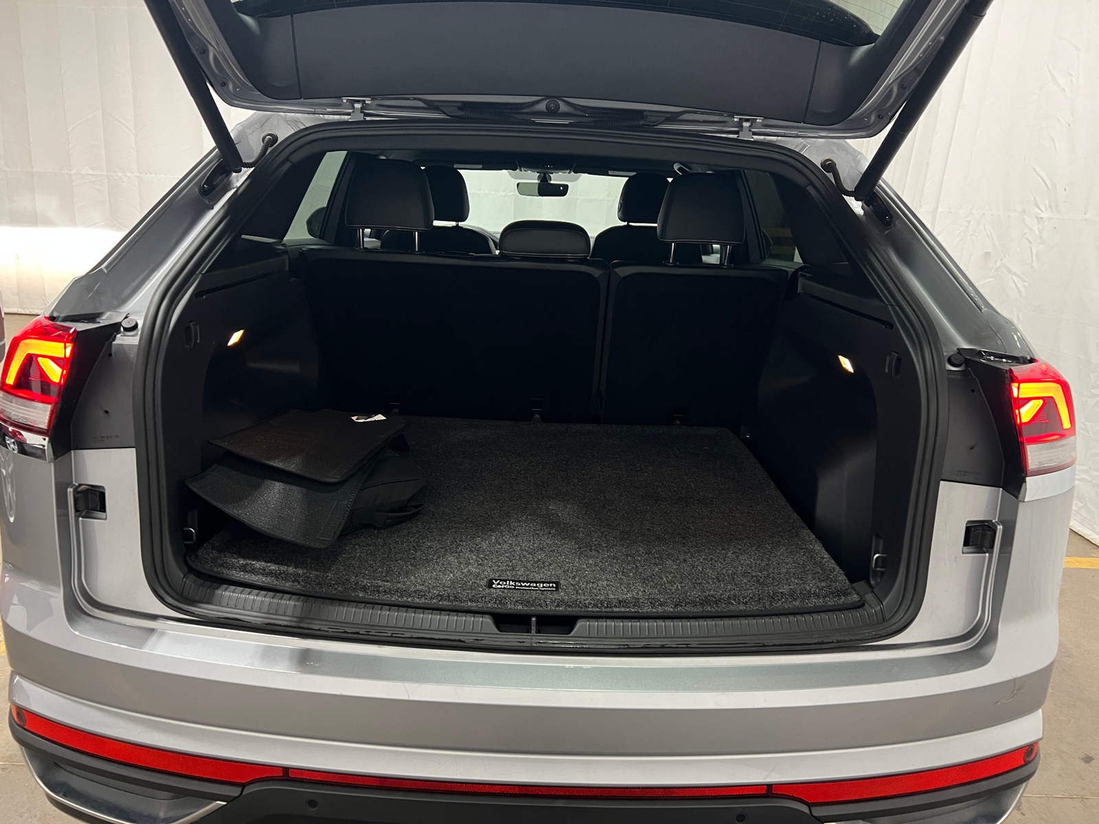 Thumbnail: 2022 Volkswagen Atlas - 6