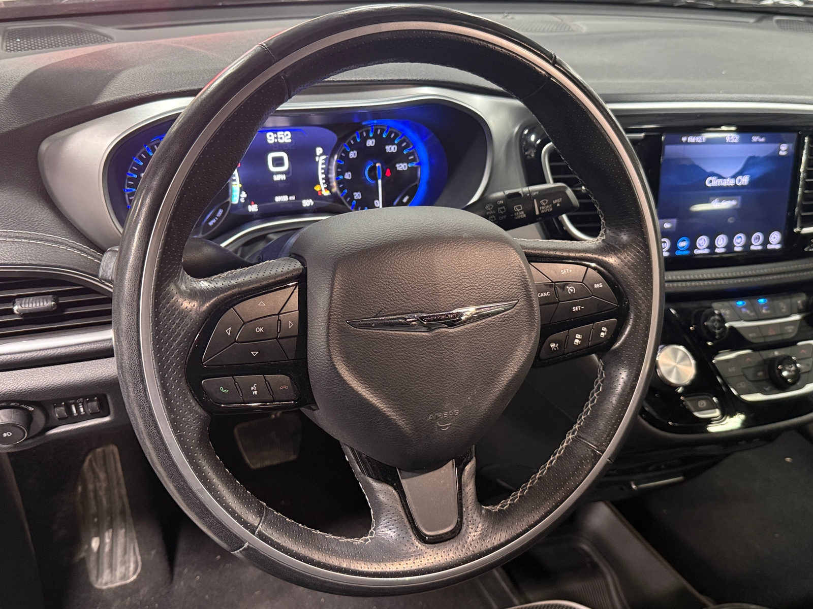 Thumbnail: 2019 Chrysler Pacifica - 4