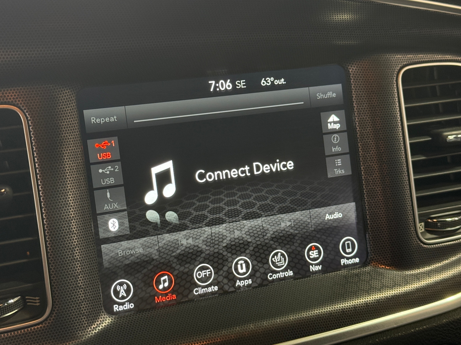 Thumbnail: 2017 Dodge Charger - 4