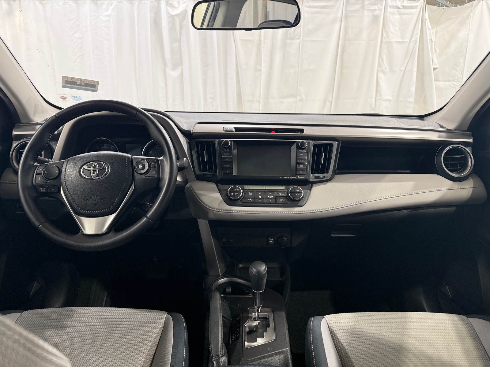 Thumbnail: 2016 Toyota RAV4 - 3