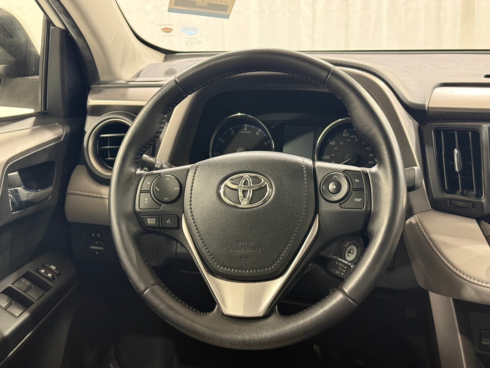 Thumbnail: 2016 Toyota RAV4 - 5