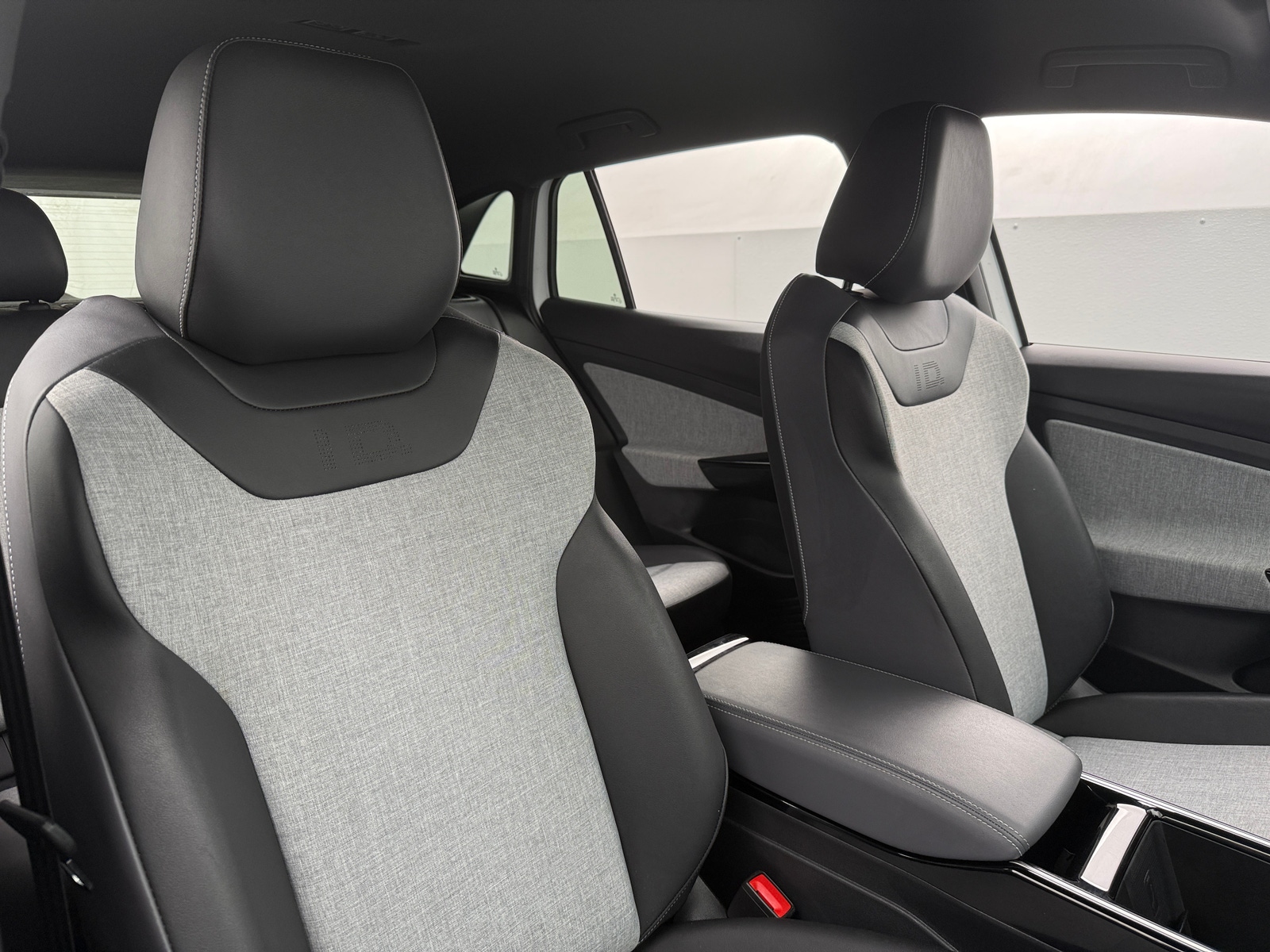 Thumbnail: 2023 Volkswagen ID.4 - 2