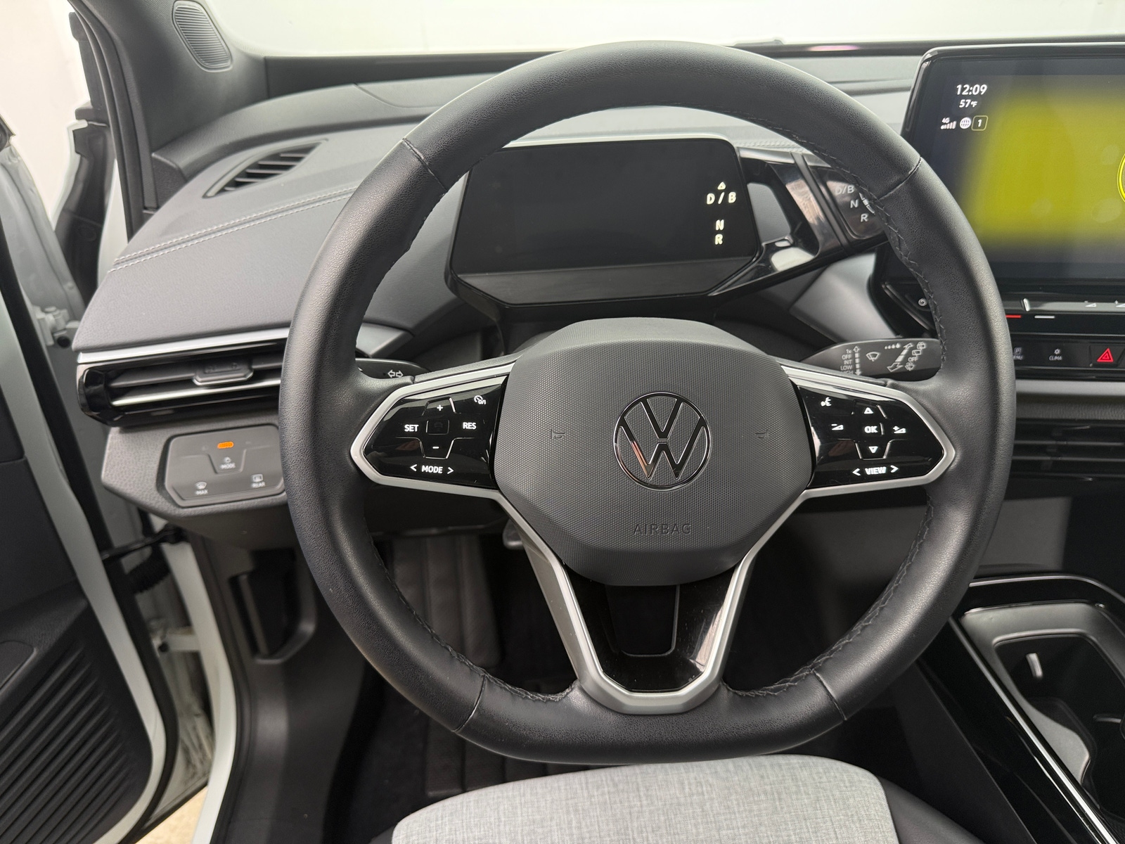 Thumbnail: 2023 Volkswagen ID.4 - 5