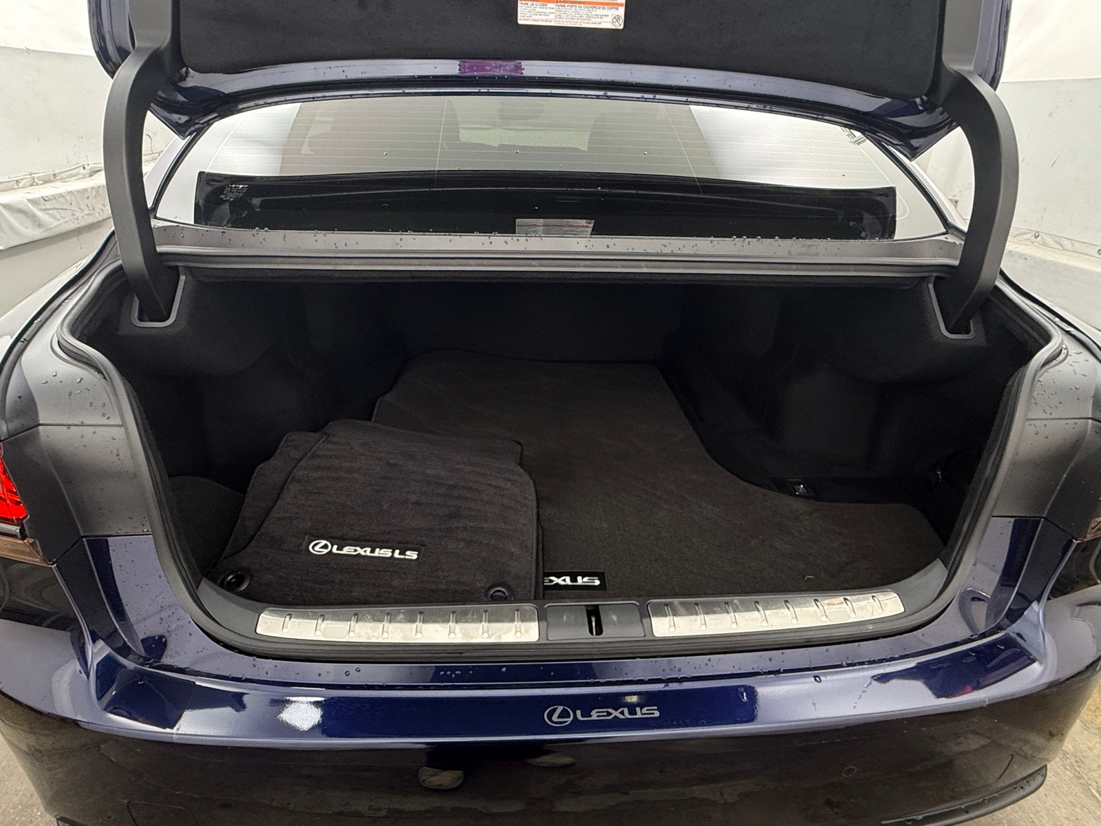 Thumbnail: 2021 Lexus LS - 6