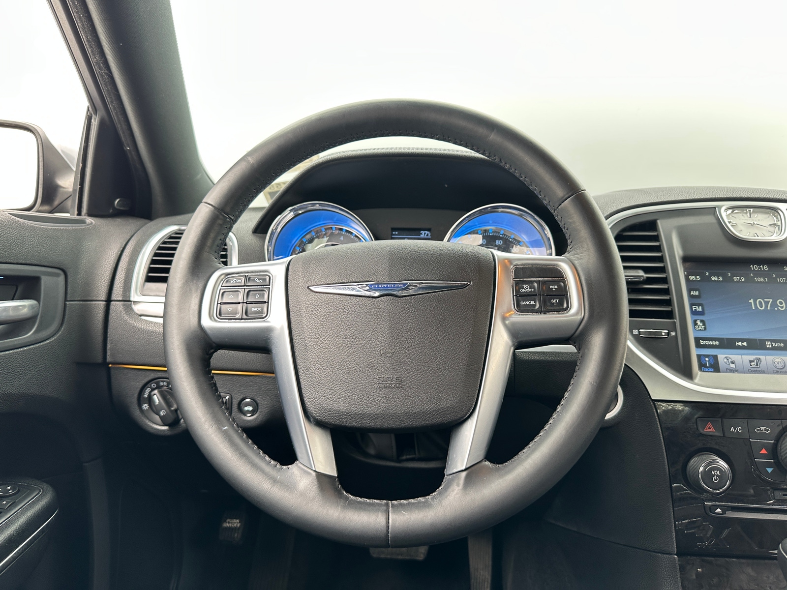 Thumbnail: 2011 Chrysler 300 - 4