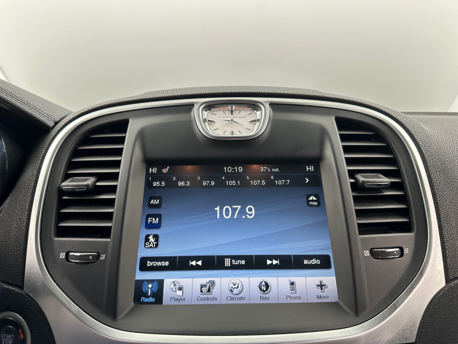 Thumbnail: 2011 Chrysler 300 - 3