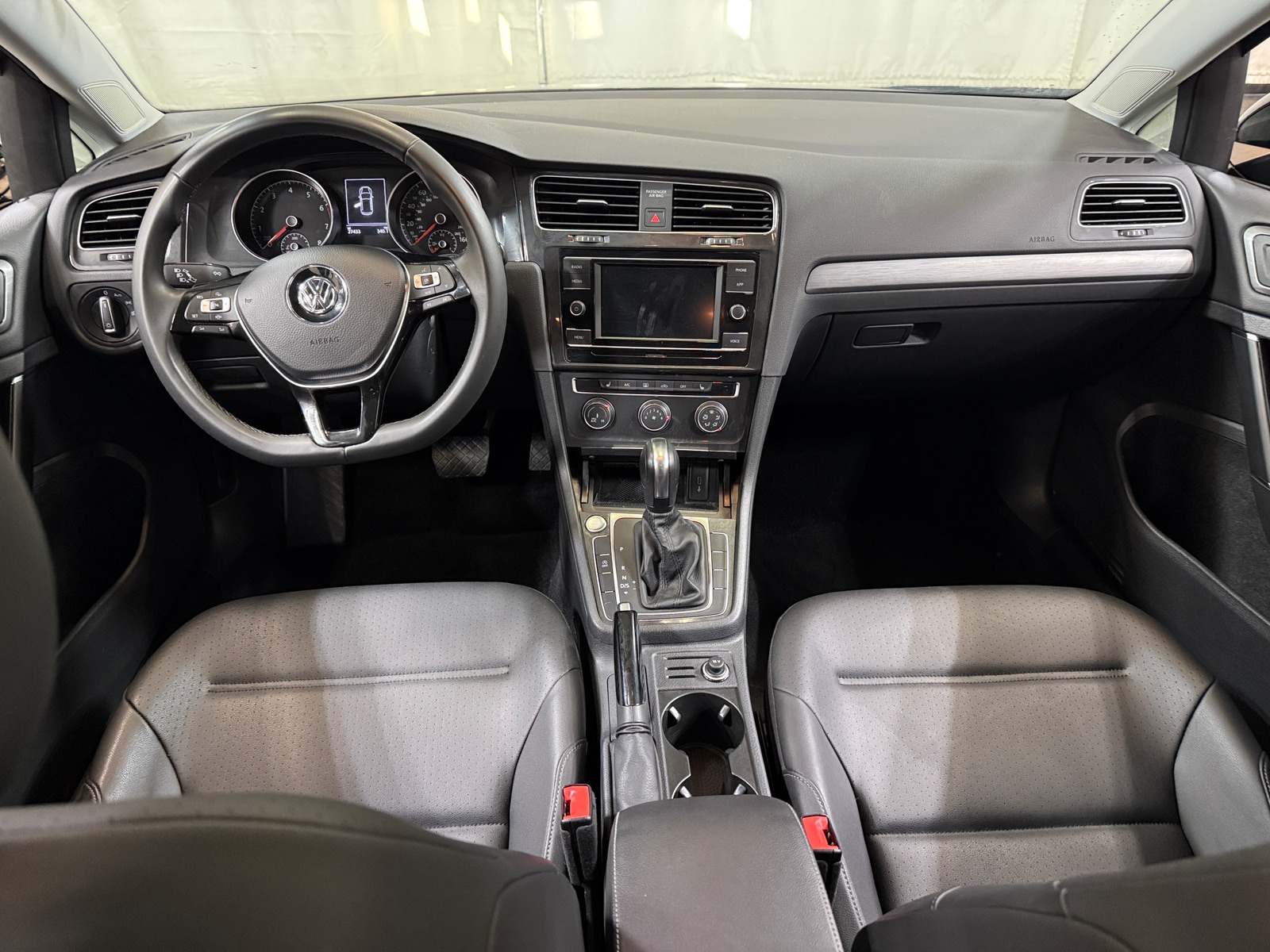 Thumbnail: 2021 Volkswagen Golf - 2