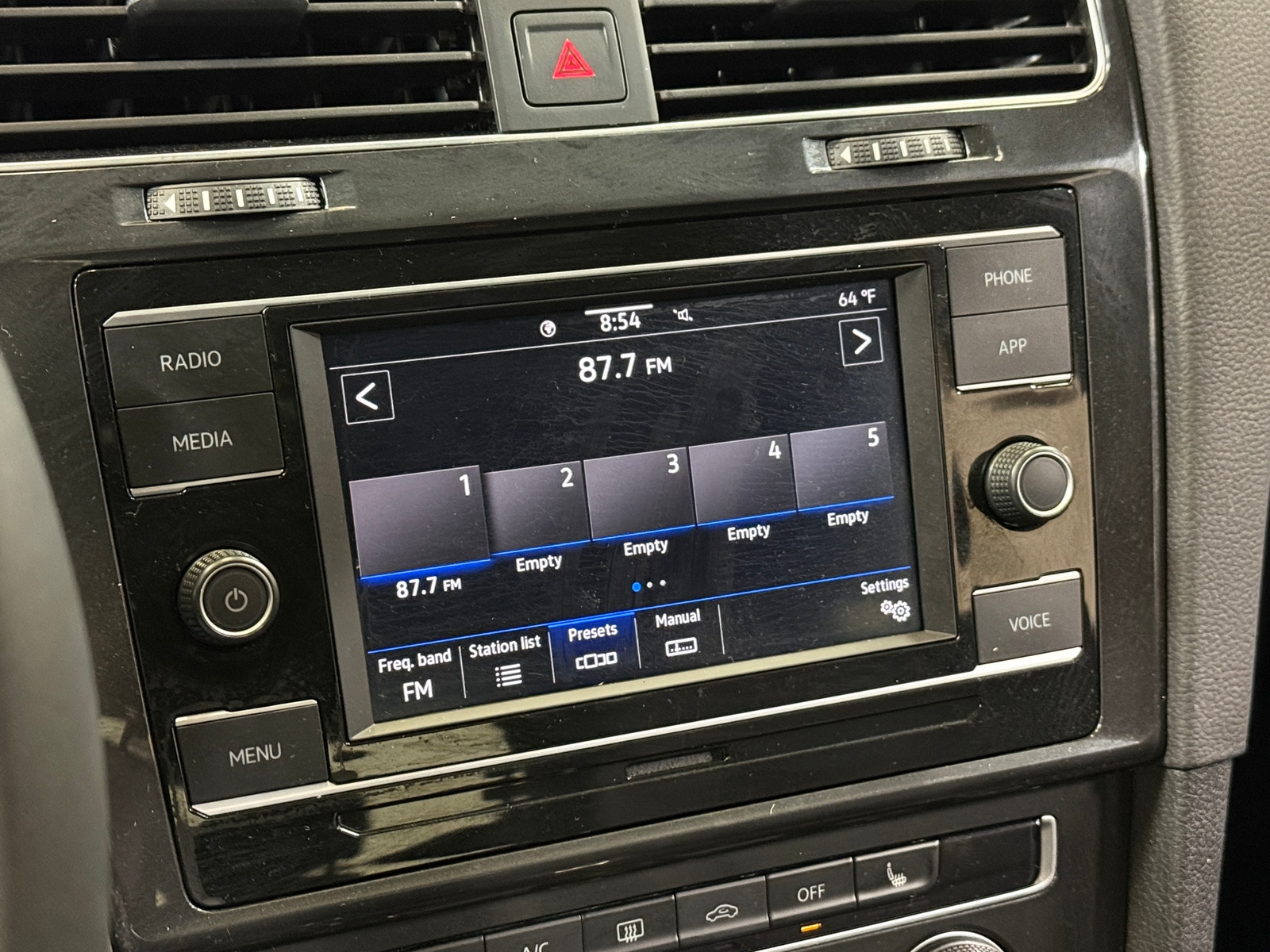 Thumbnail: 2021 Volkswagen Golf - 3