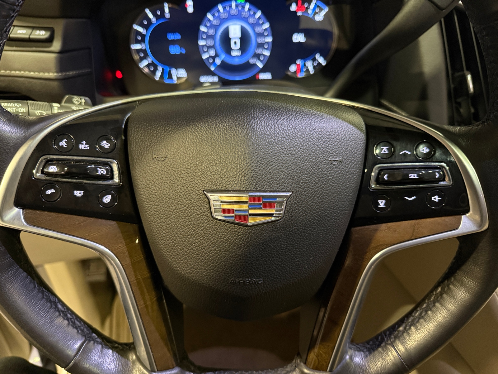 Thumbnail: 2020 Cadillac Escalade - 4