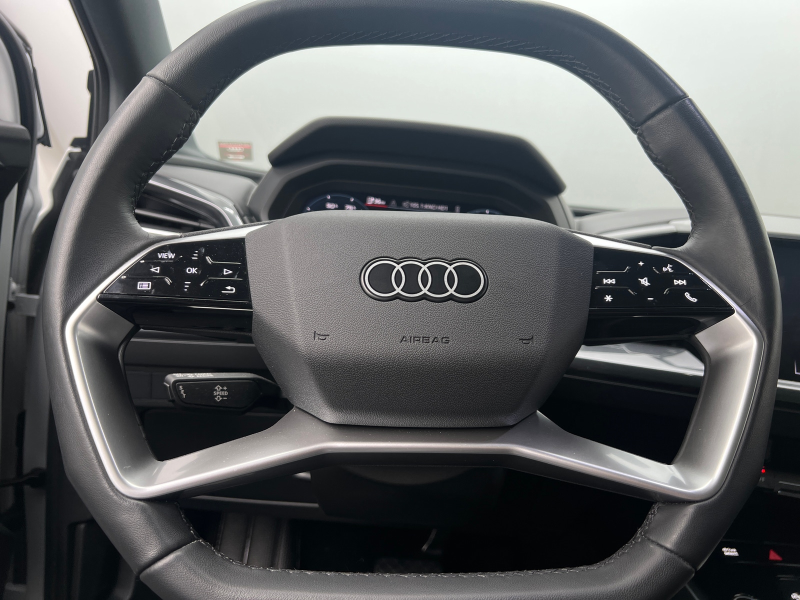 Thumbnail: 2023 Audi Q4 e-tron - 4