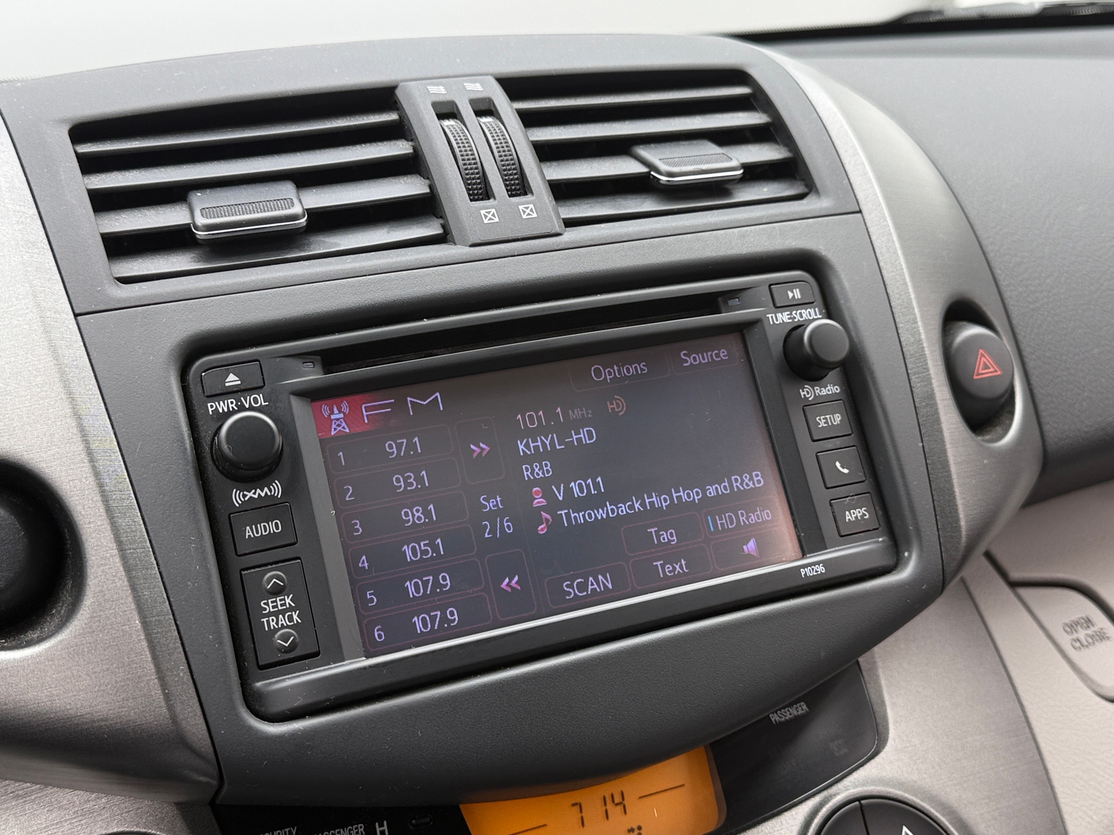 Thumbnail: 2012 Toyota RAV4 - 4