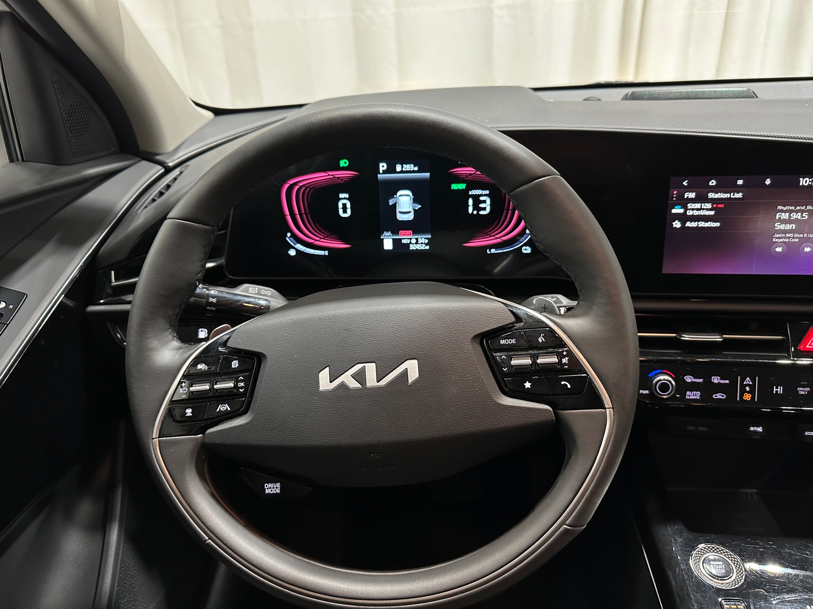 Thumbnail: 2025 Kia Niro - 4