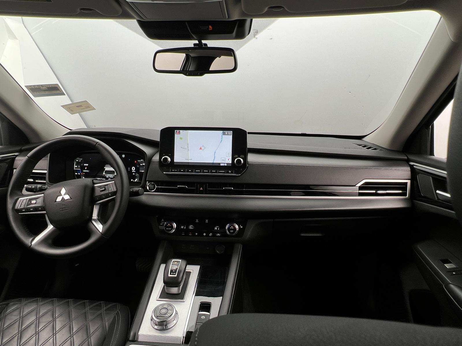 Thumbnail: 2024 Mitsubishi Outlander - 2