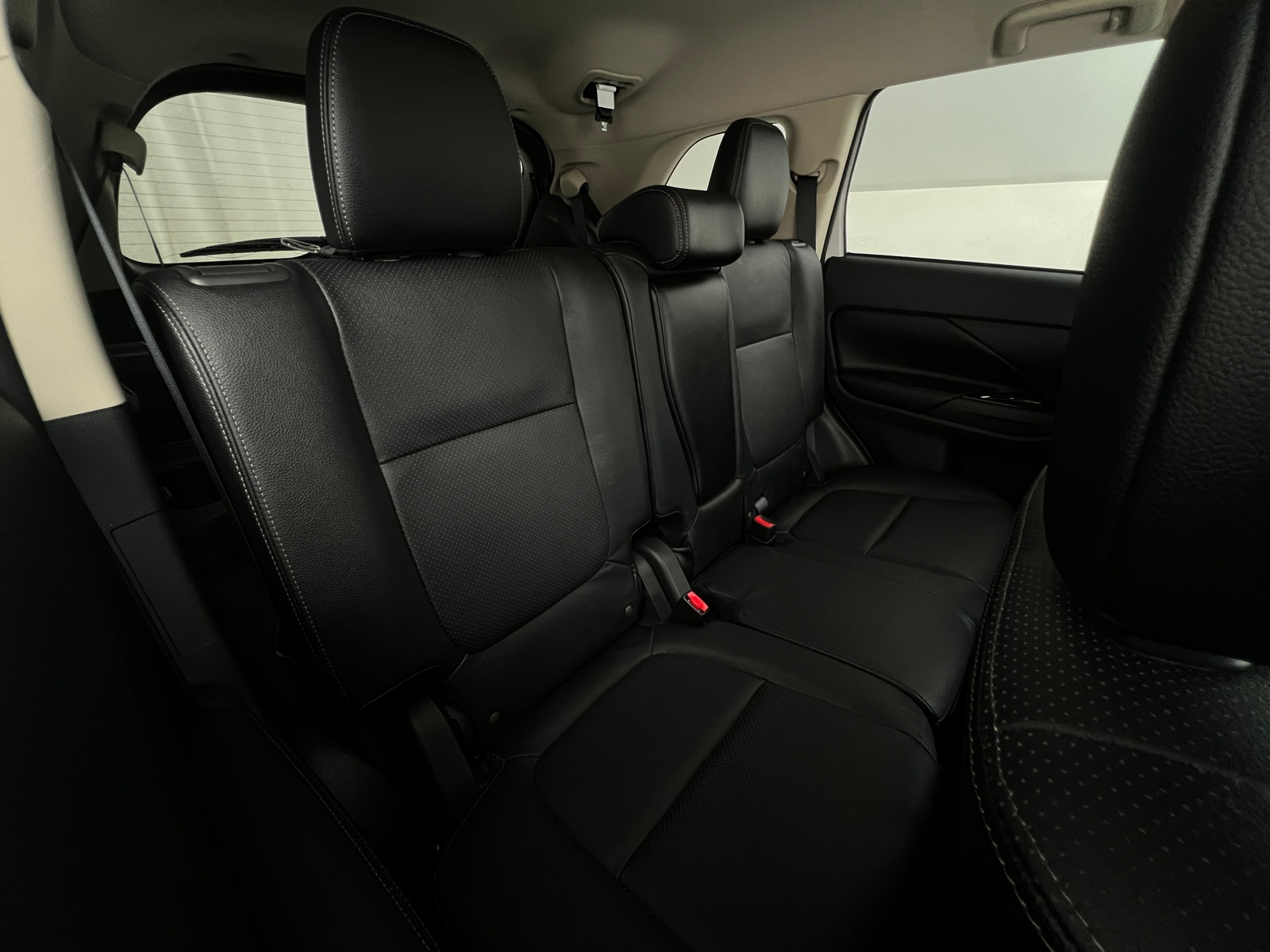 Thumbnail: 2018 Mitsubishi Outlander - 5