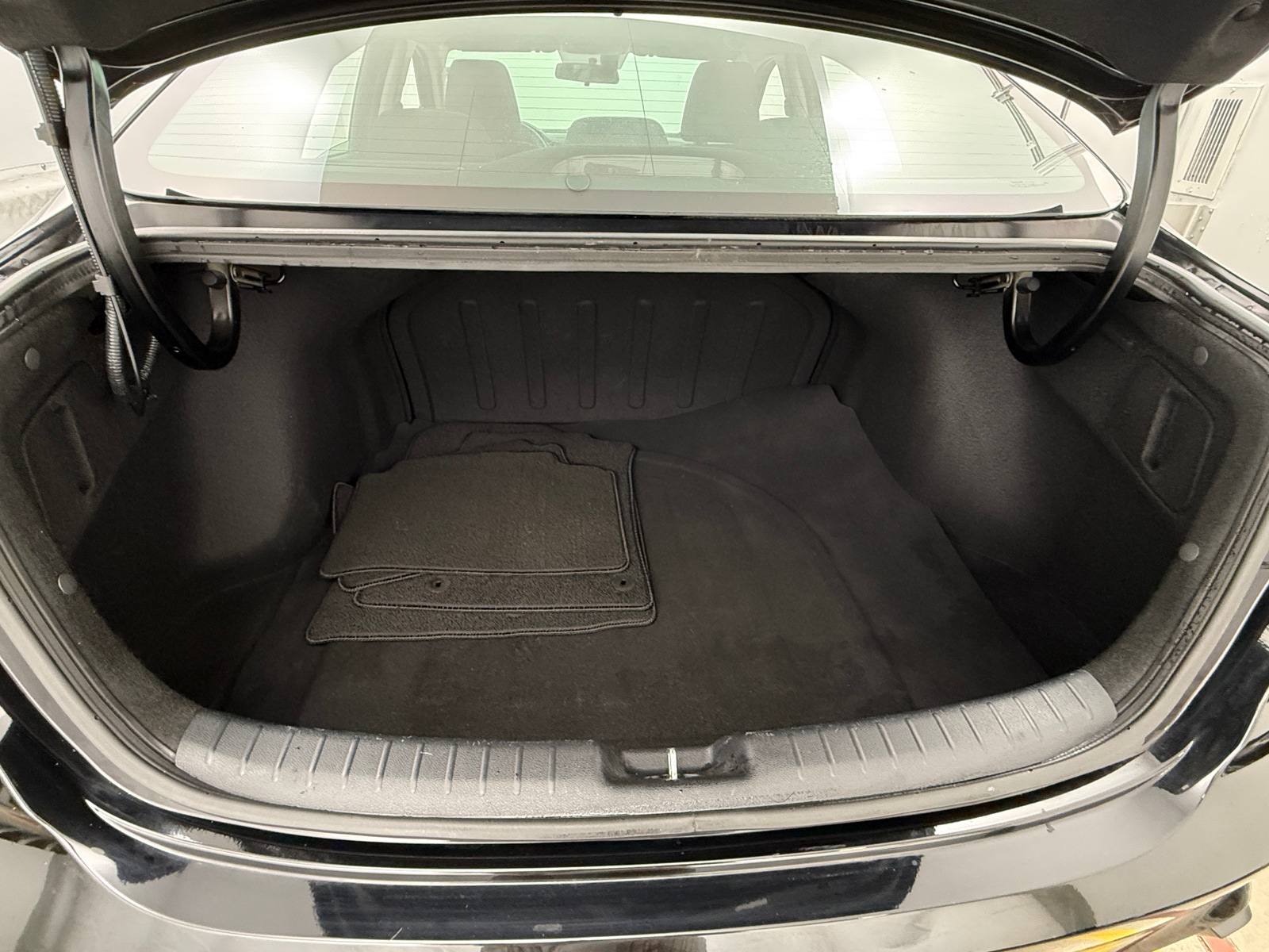 Thumbnail: 2024 Kia Forte - 7