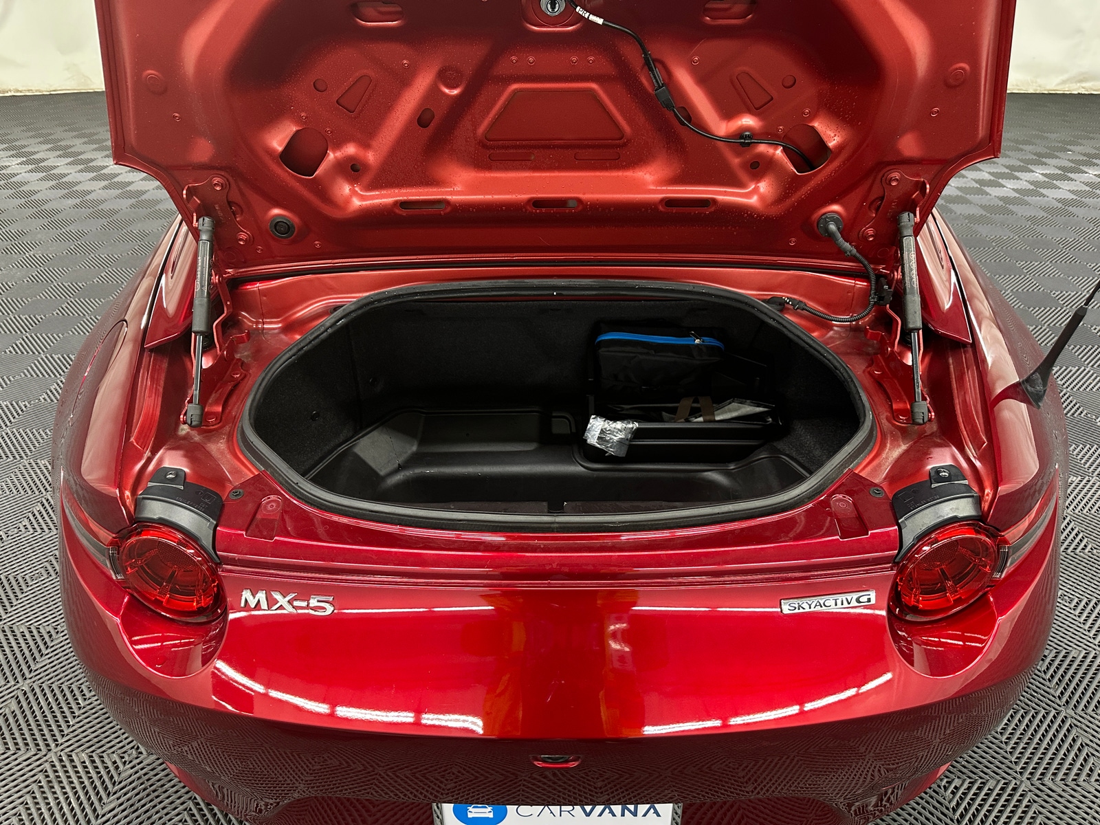 Thumbnail: 2021 Mazda MX-5 Miata - 5