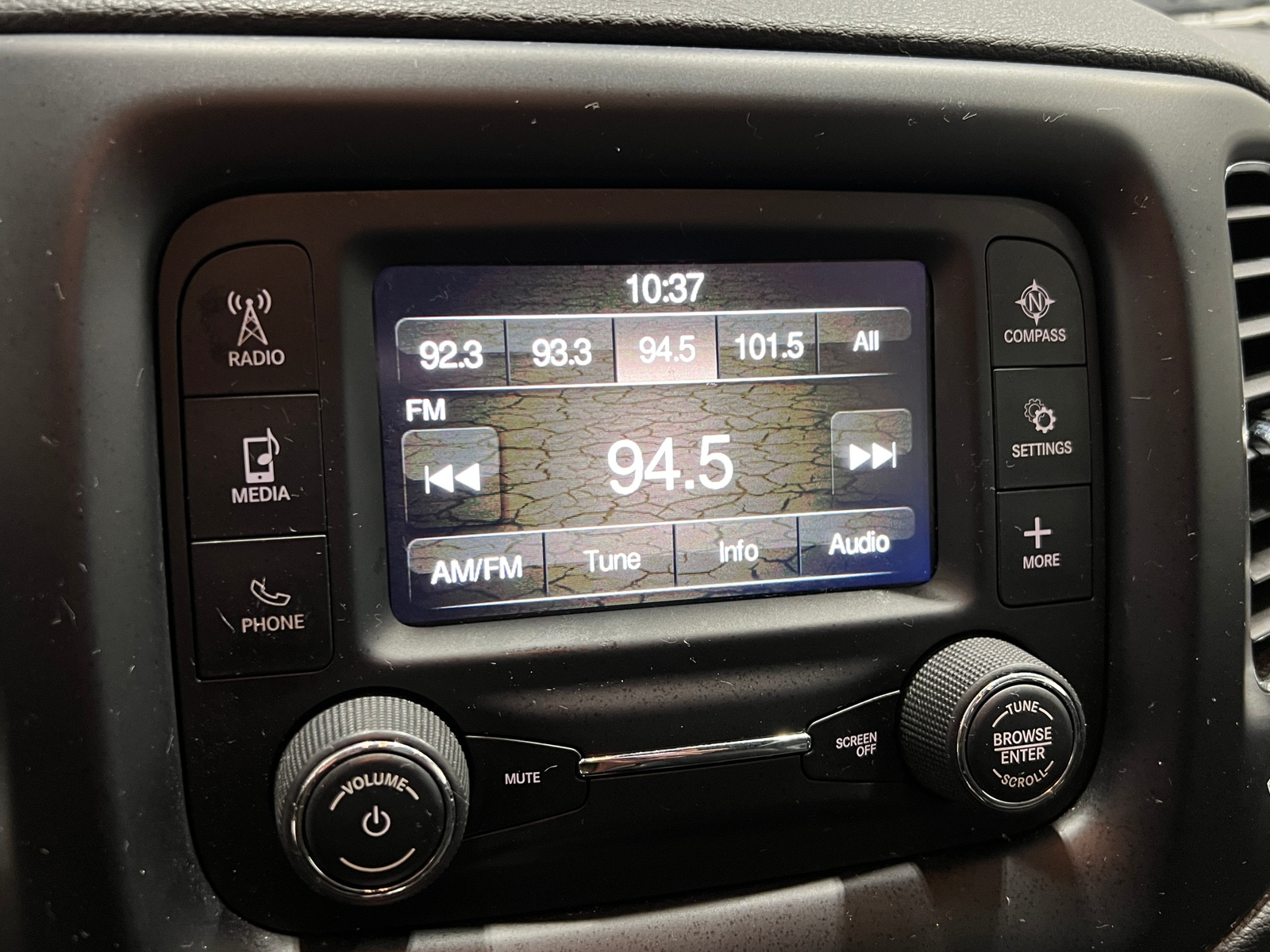 Thumbnail: 2018 Jeep Compass - 3