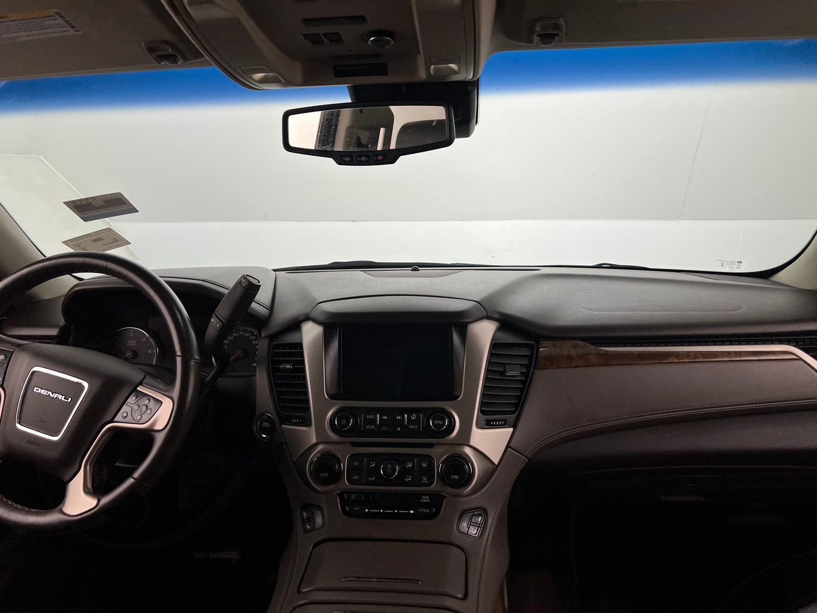 Thumbnail: 2015 GMC Yukon - 2