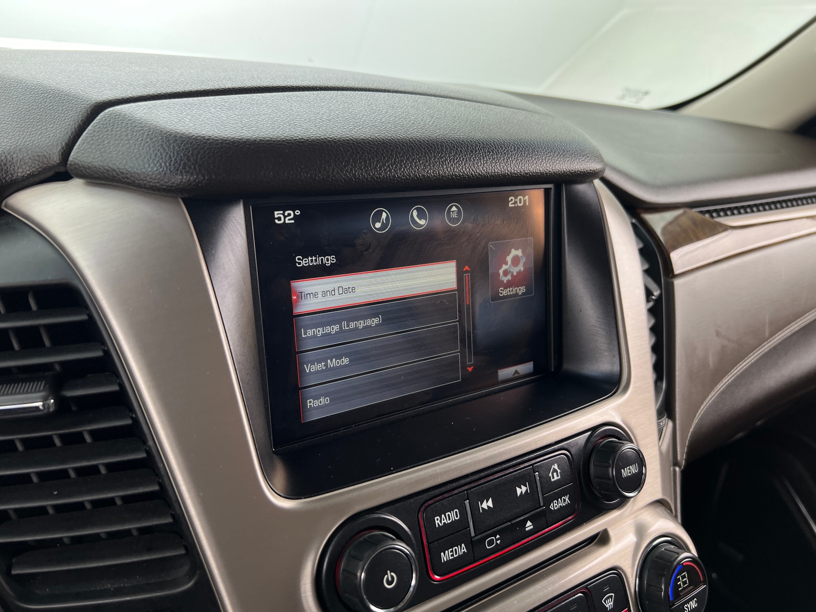 Thumbnail: 2015 GMC Yukon - 3