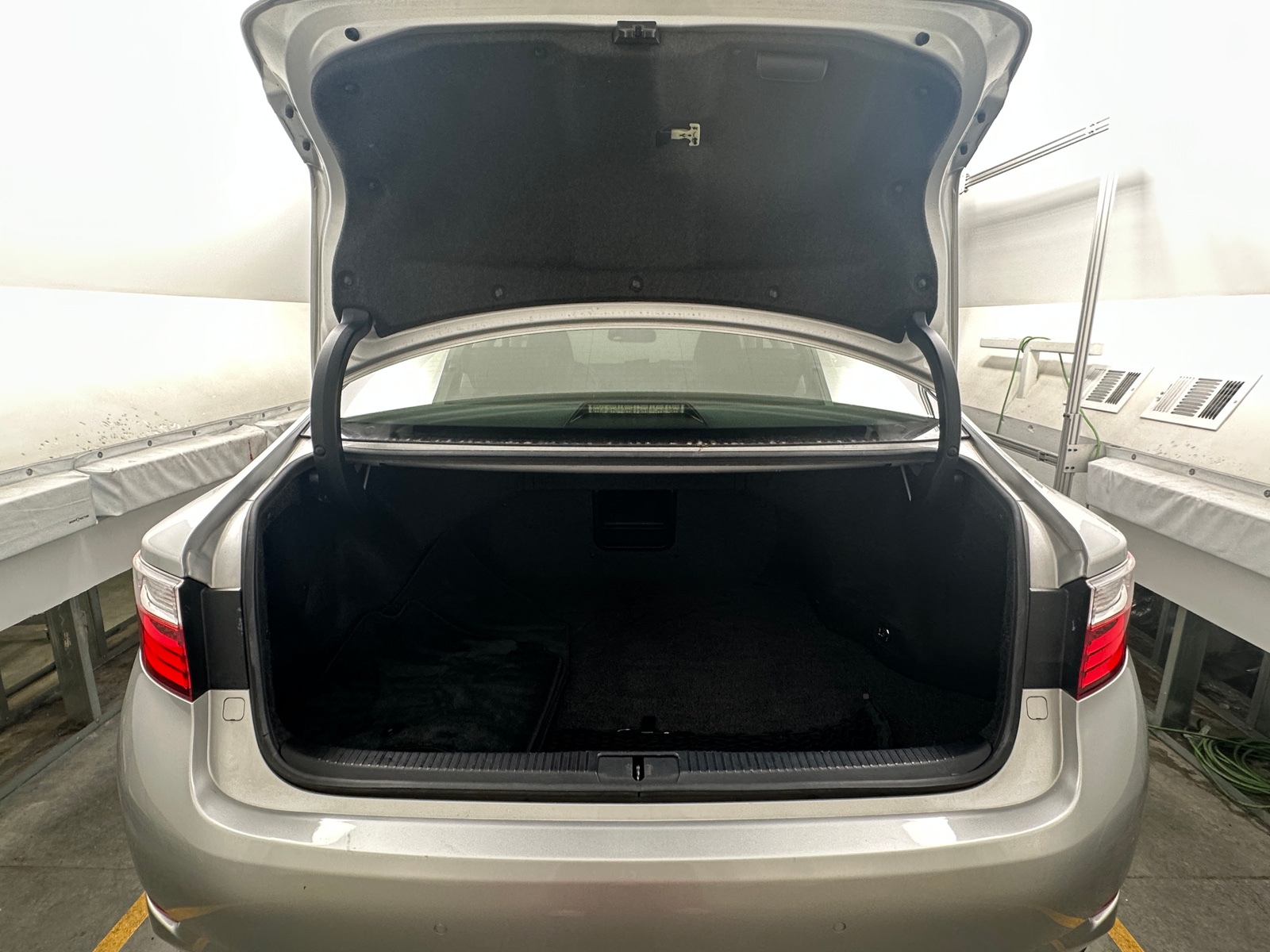 Thumbnail: 2013 Lexus ES - 6