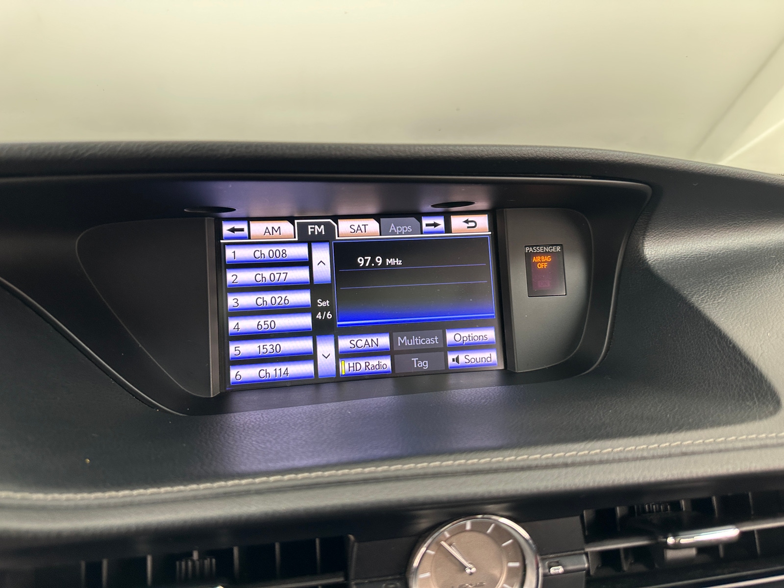 Thumbnail: 2013 Lexus ES - 3