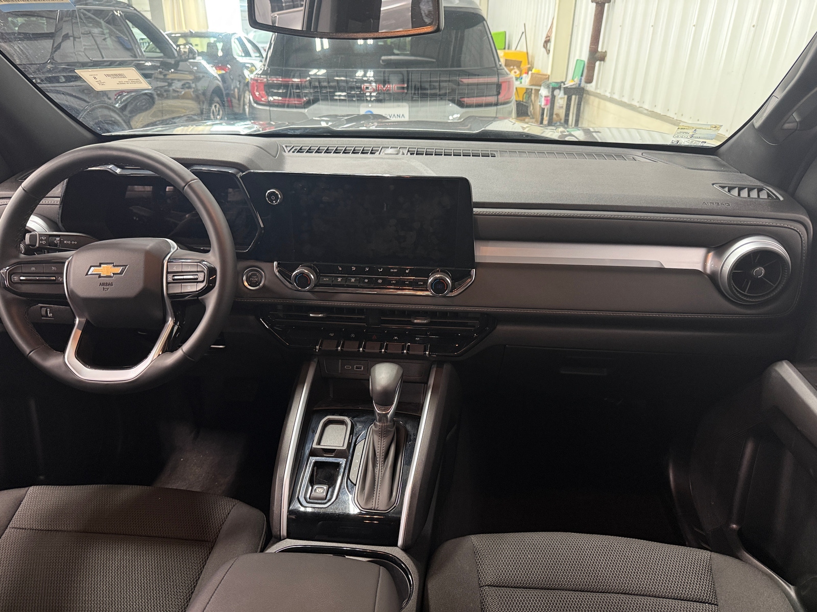 Thumbnail: 2024 Chevrolet Colorado - 3