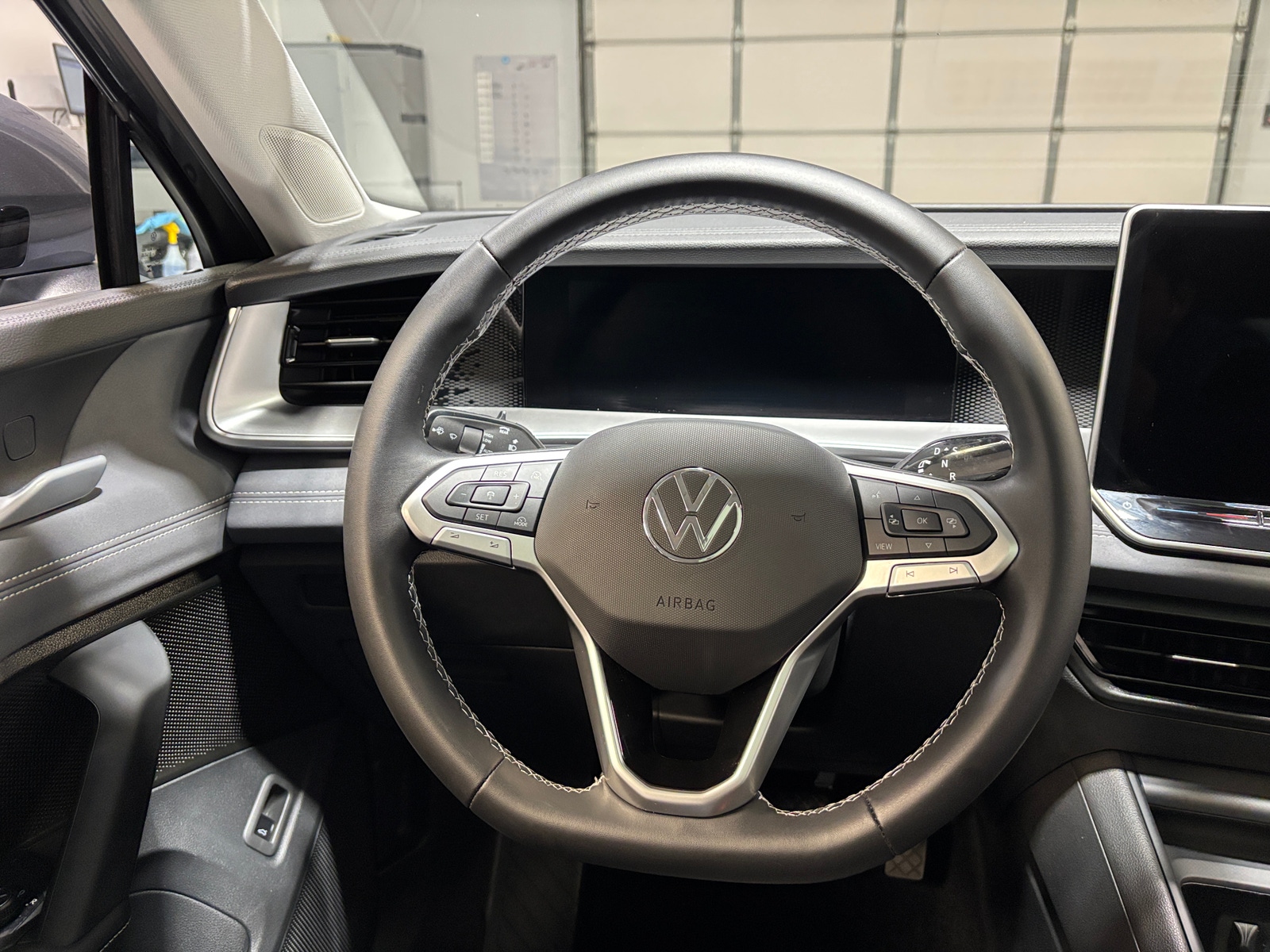 Thumbnail: 2025 Volkswagen Tiguan - 4