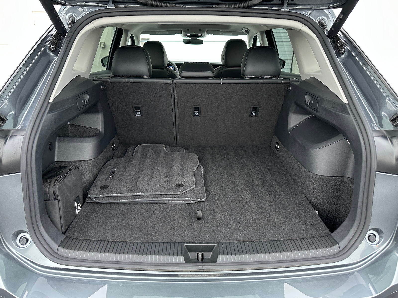 Thumbnail: 2025 Volkswagen Tiguan - 6