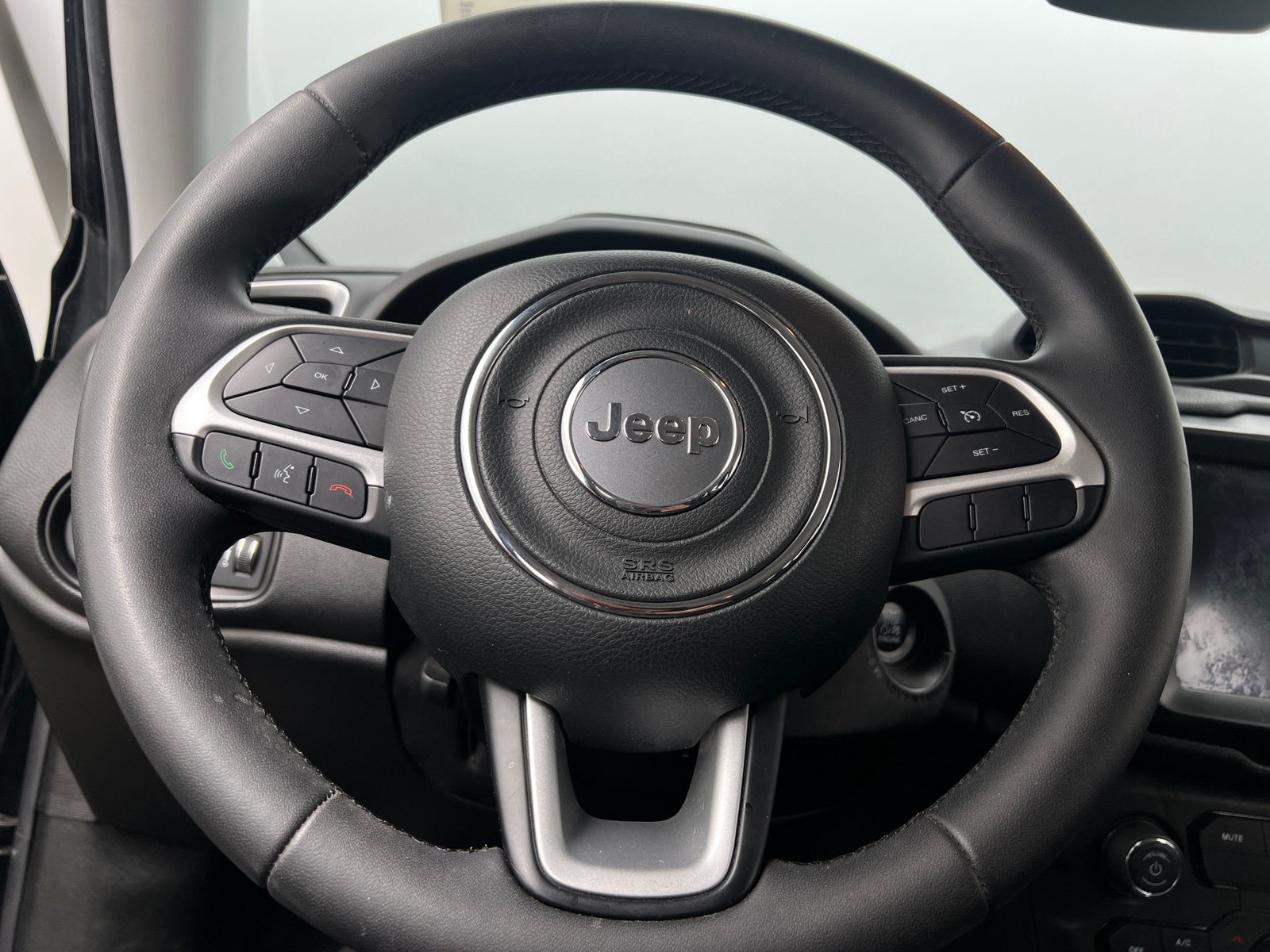 Thumbnail: 2018 Jeep Renegade - 5